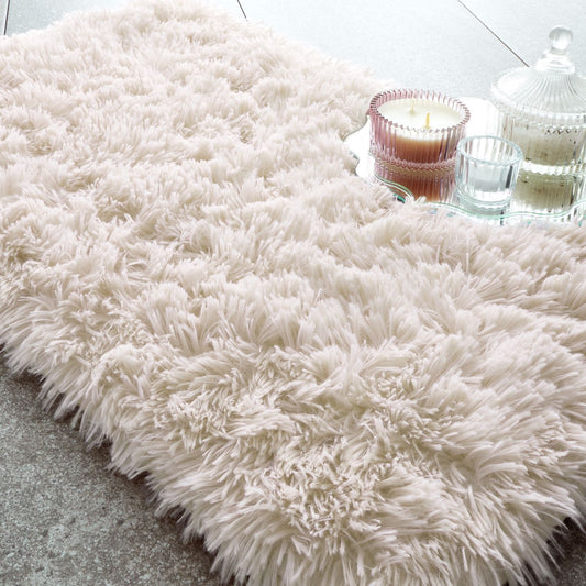 Catherine Lansfield Cream Cuddly Deep Pile Faux Fur Bath Mat