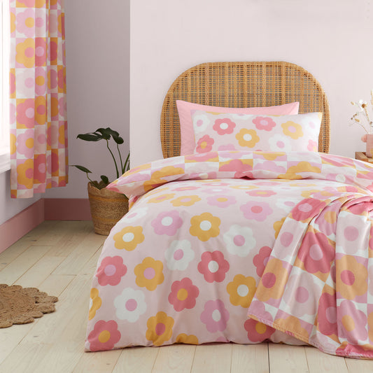 Catherine Lansfield Pink Retro Daisy Reversible Duvet Set