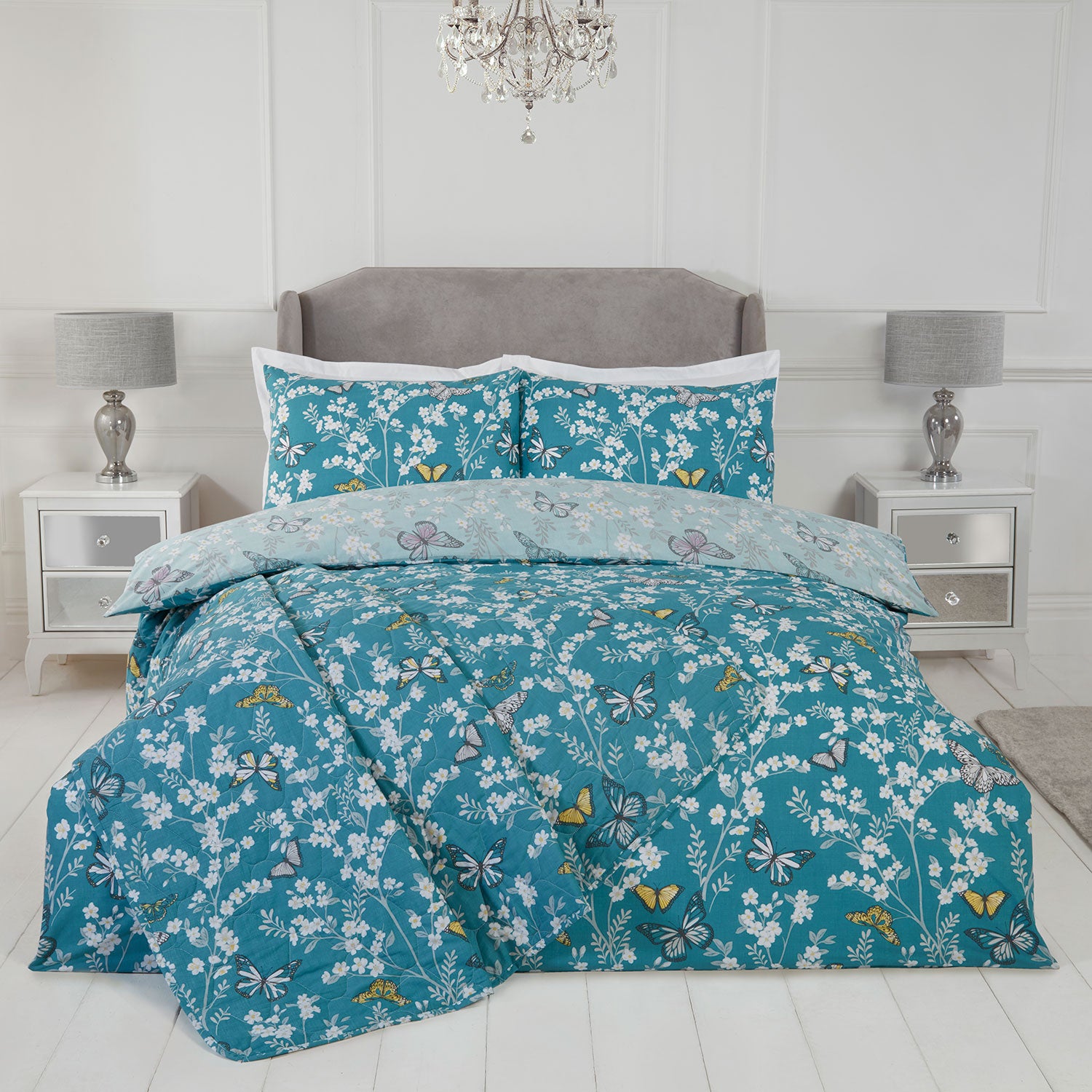 Tranquil Blues Reversible Quilt Set