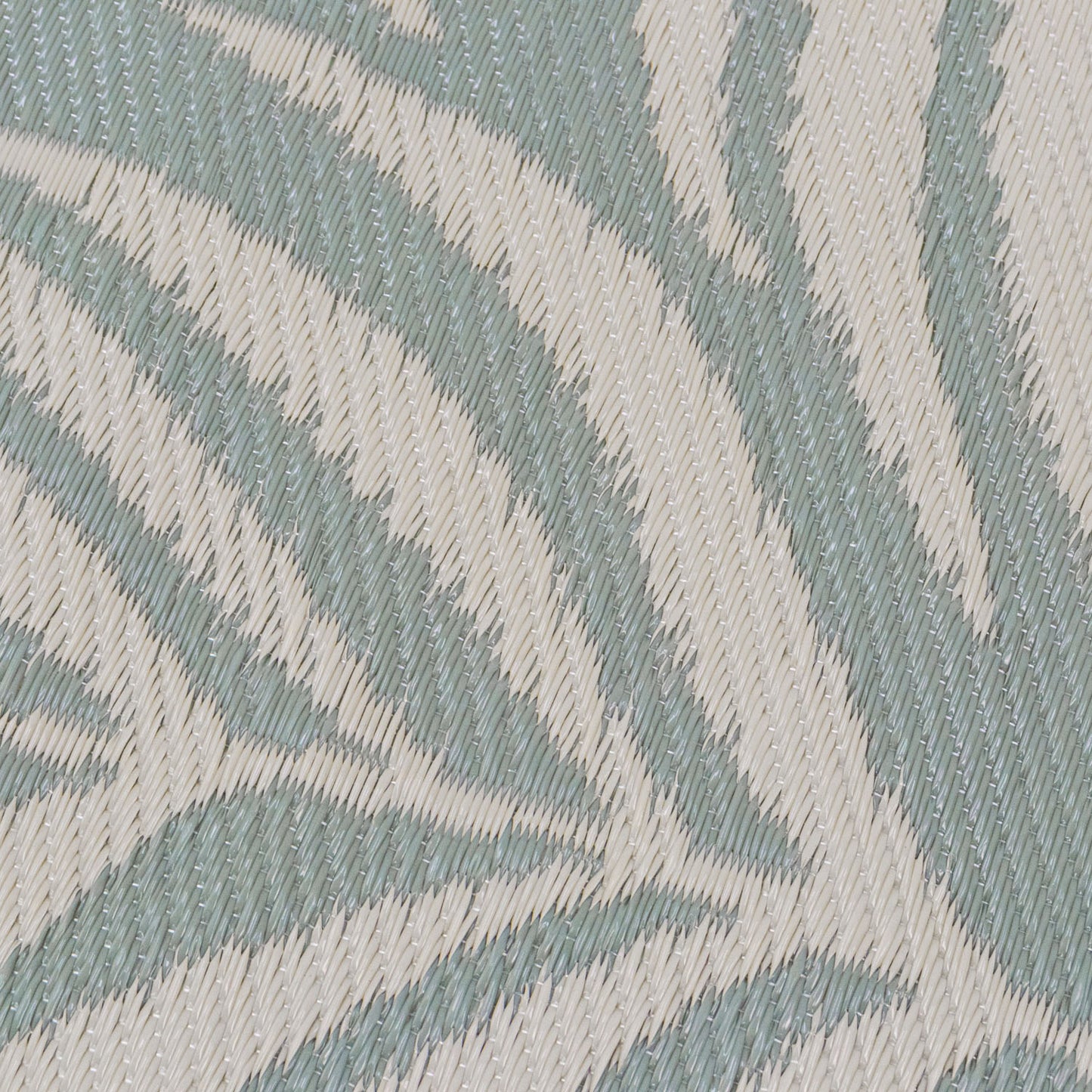 Lightweight Reversible Green Small Leaf Pattern Outdoor Rug