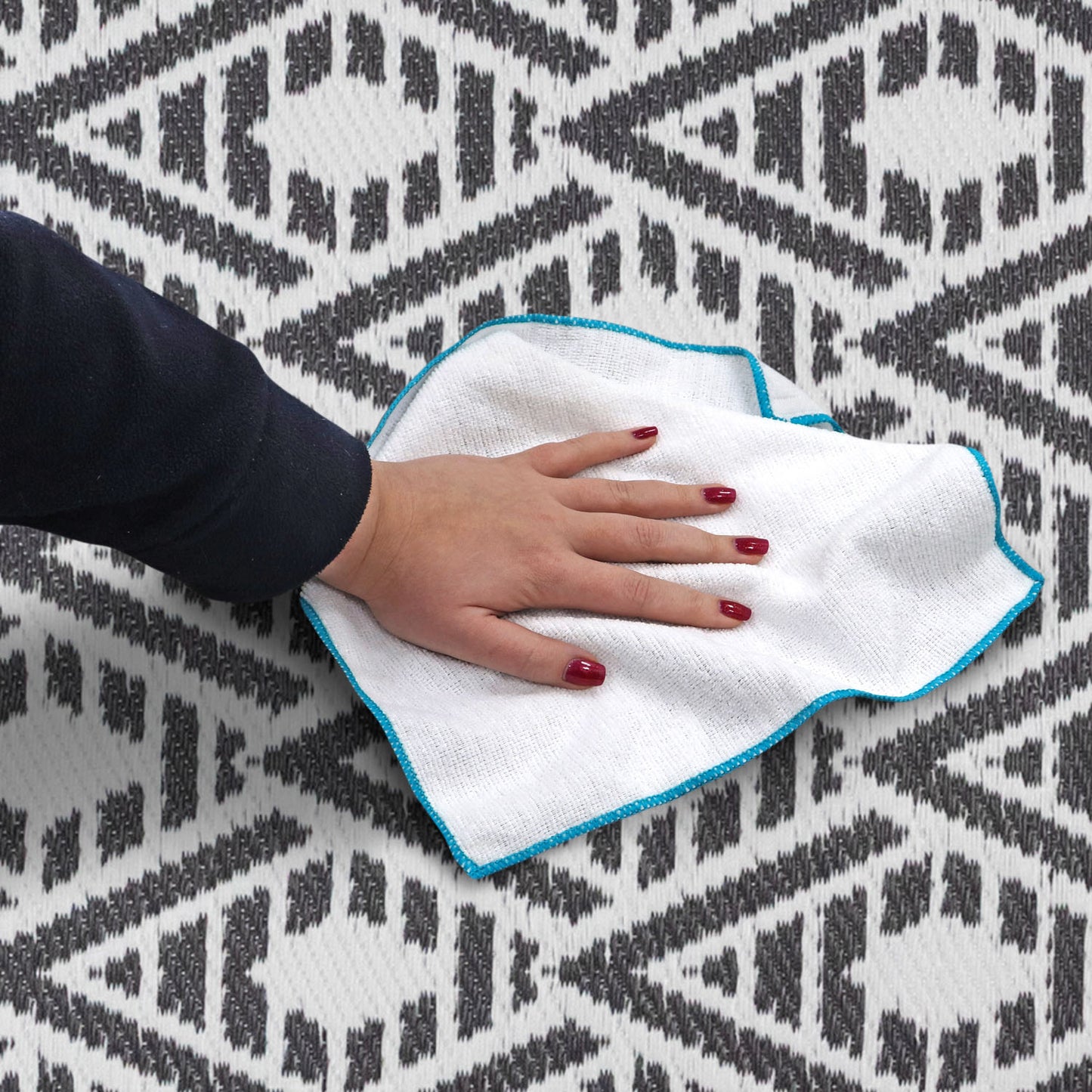 Lightweight Reversible Large Black White Geometric Pattern Outdoor Rug