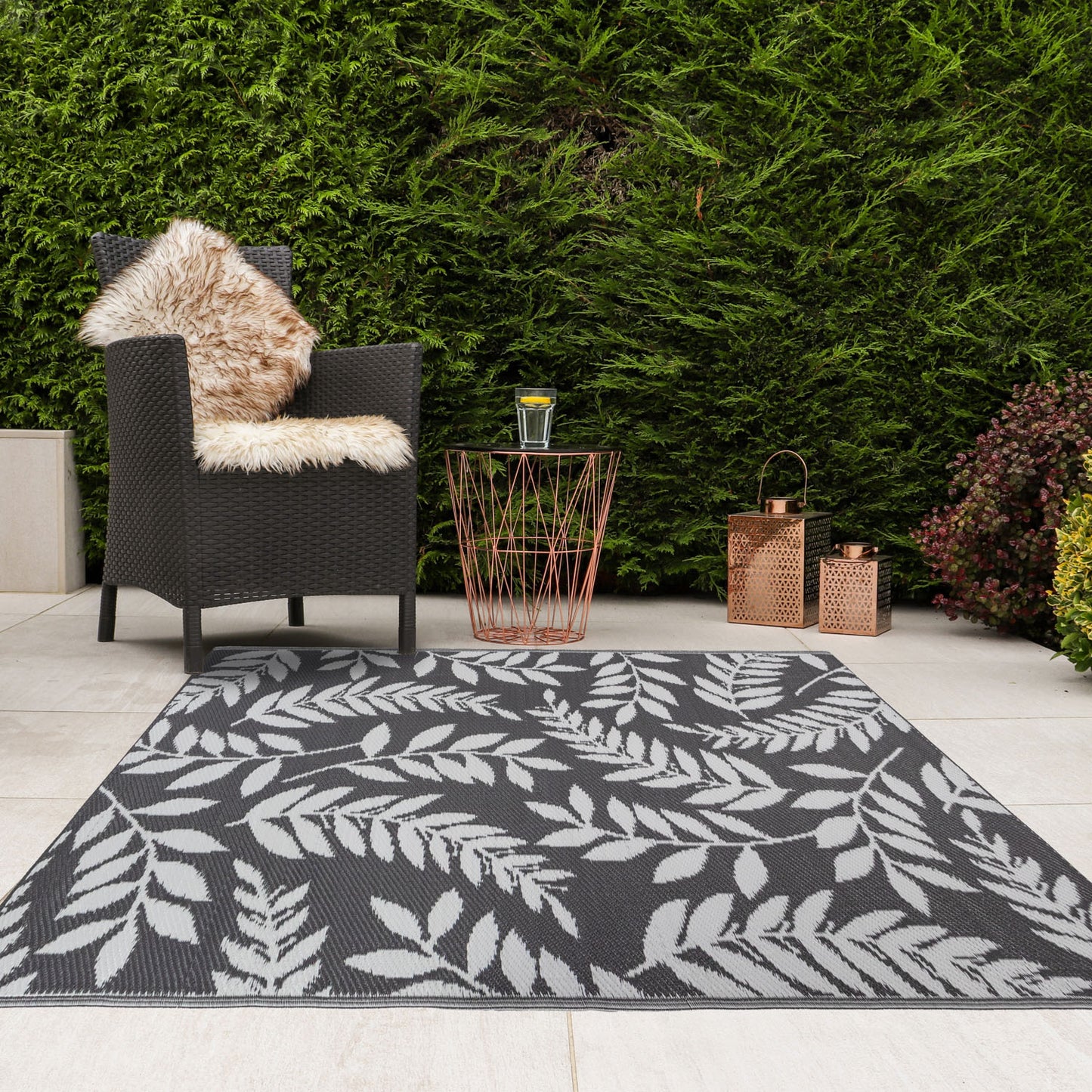 Lightweight Reversible Large Grey Leaf Pattern Outdoor Rug