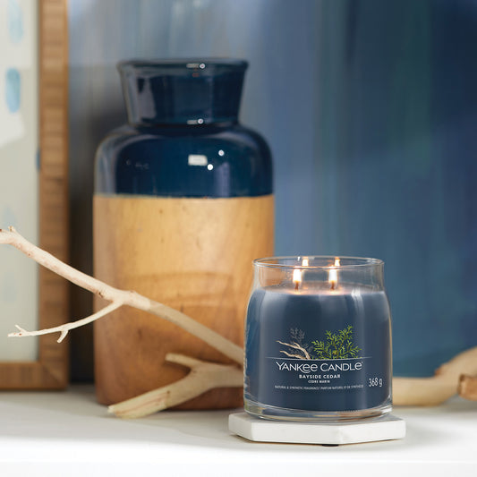 Yankee Candle Bayside Cedar Signature Medium Jar Candle