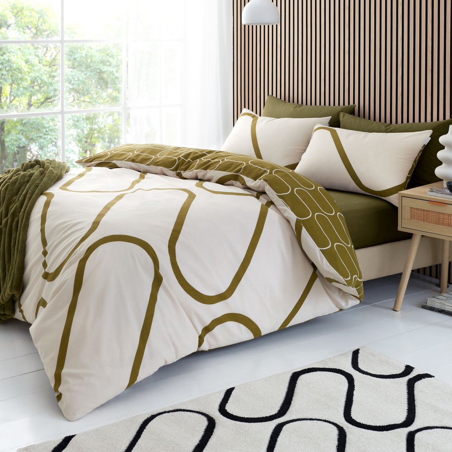 Catherine Lansfield Linear Curve Olive Green Geometric Duvet Set