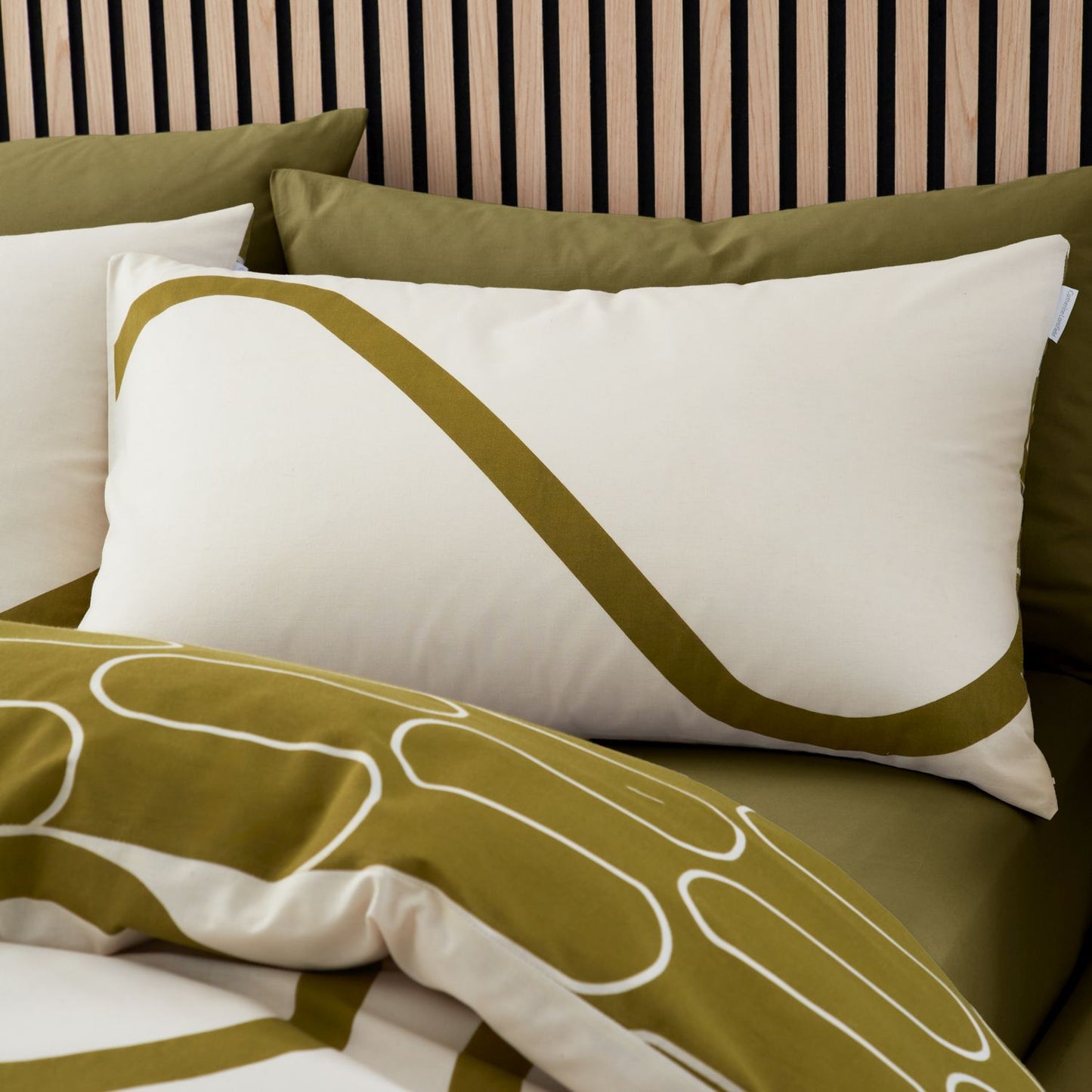 Catherine Lansfield Linear Curve Olive Green Geometric Duvet Set