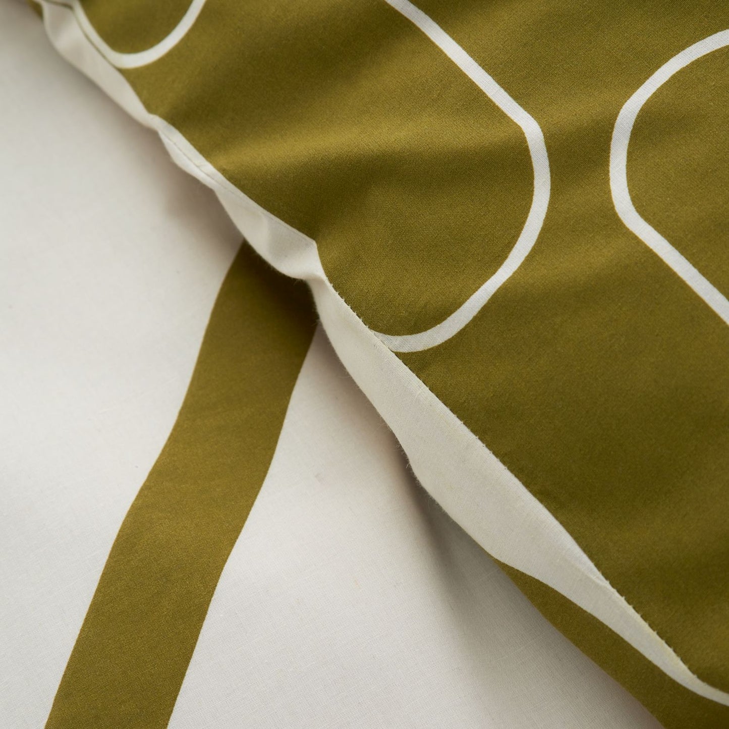 Catherine Lansfield Linear Curve Olive Green Geometric Duvet Set