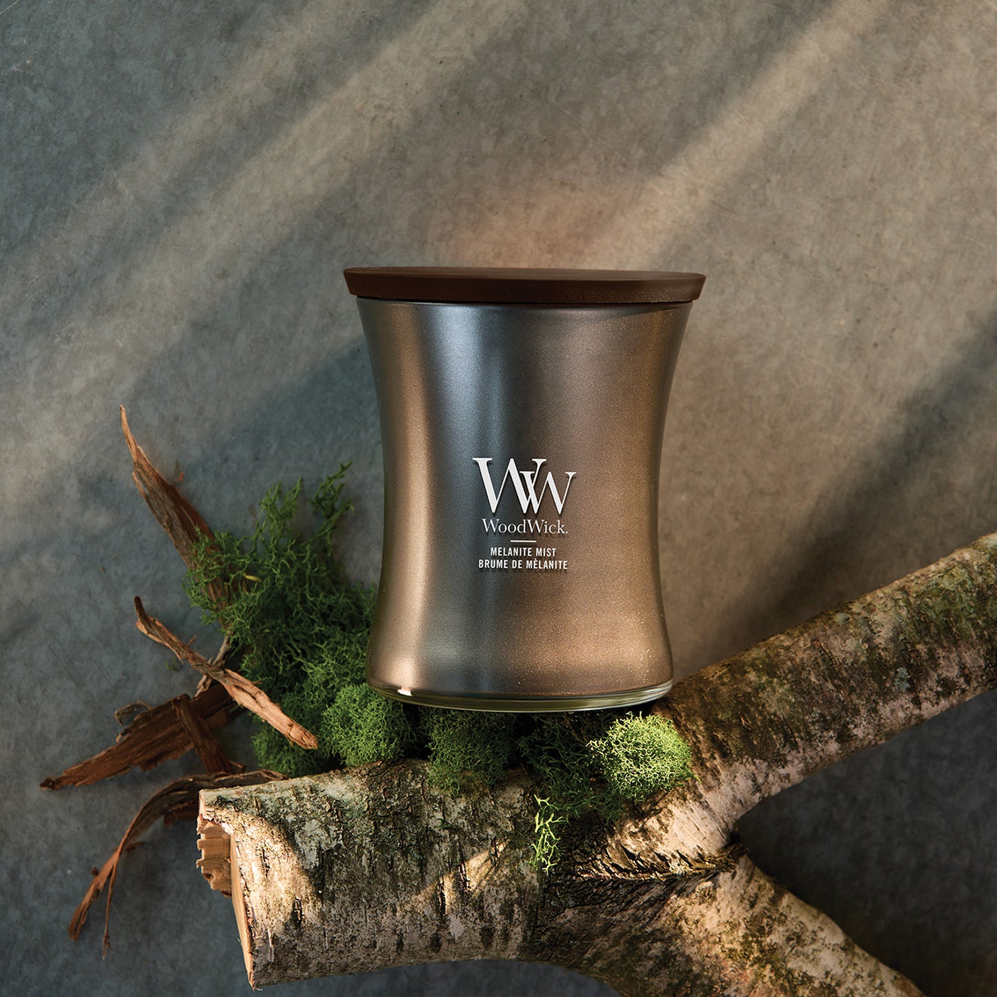 Woodwick Melanite Mist Medium Hourglass Candle