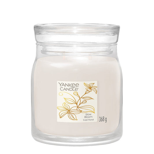 Yankee Candle Slow Bloom Signature Medium Jar Candle