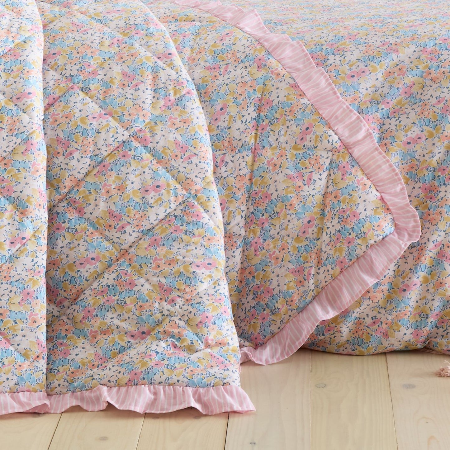 Catherine Lansfield Darcy Pink Floral Reversible Bedspread