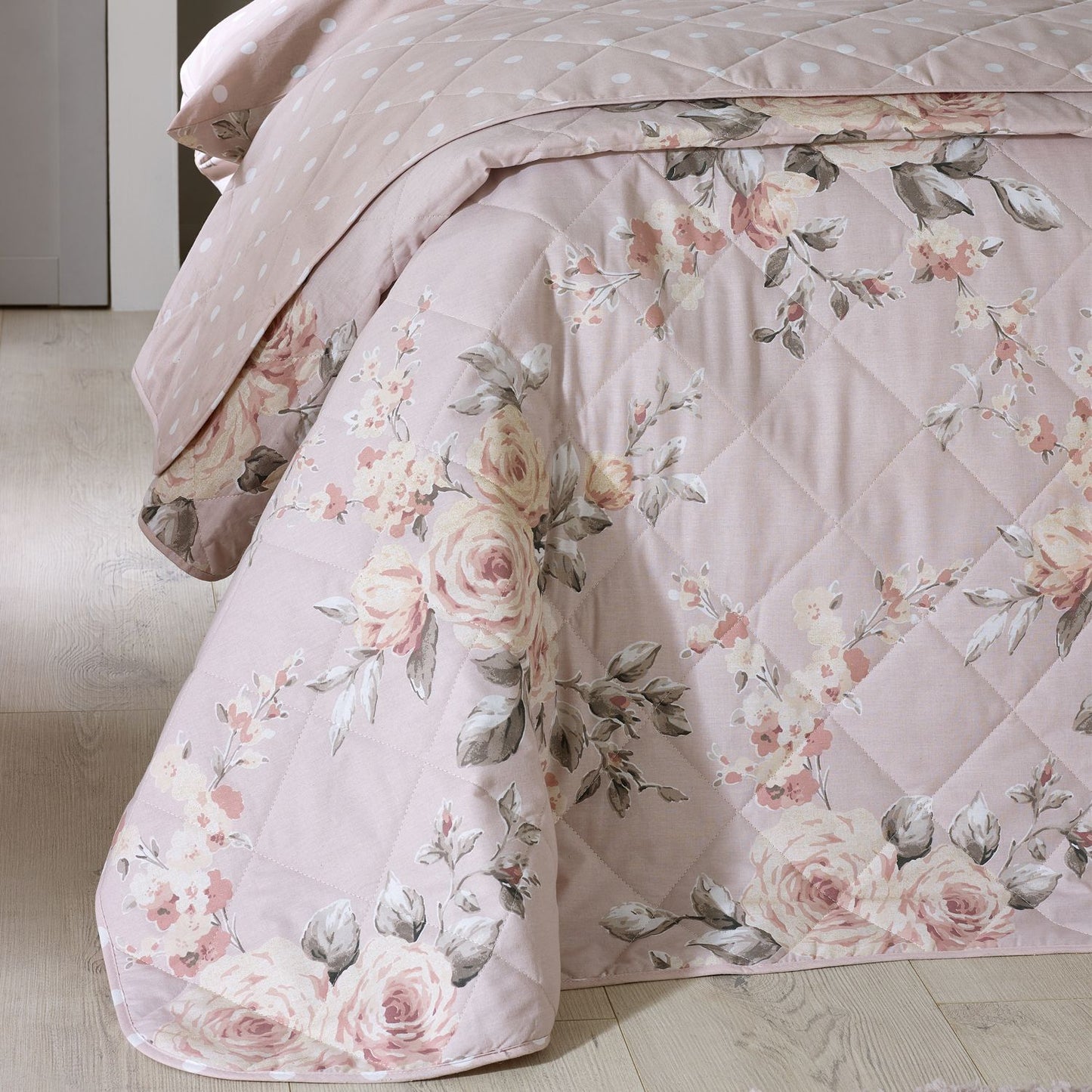 Catherine Lansfield Canterbury Blush Floral Reversible Quilted Bedspread