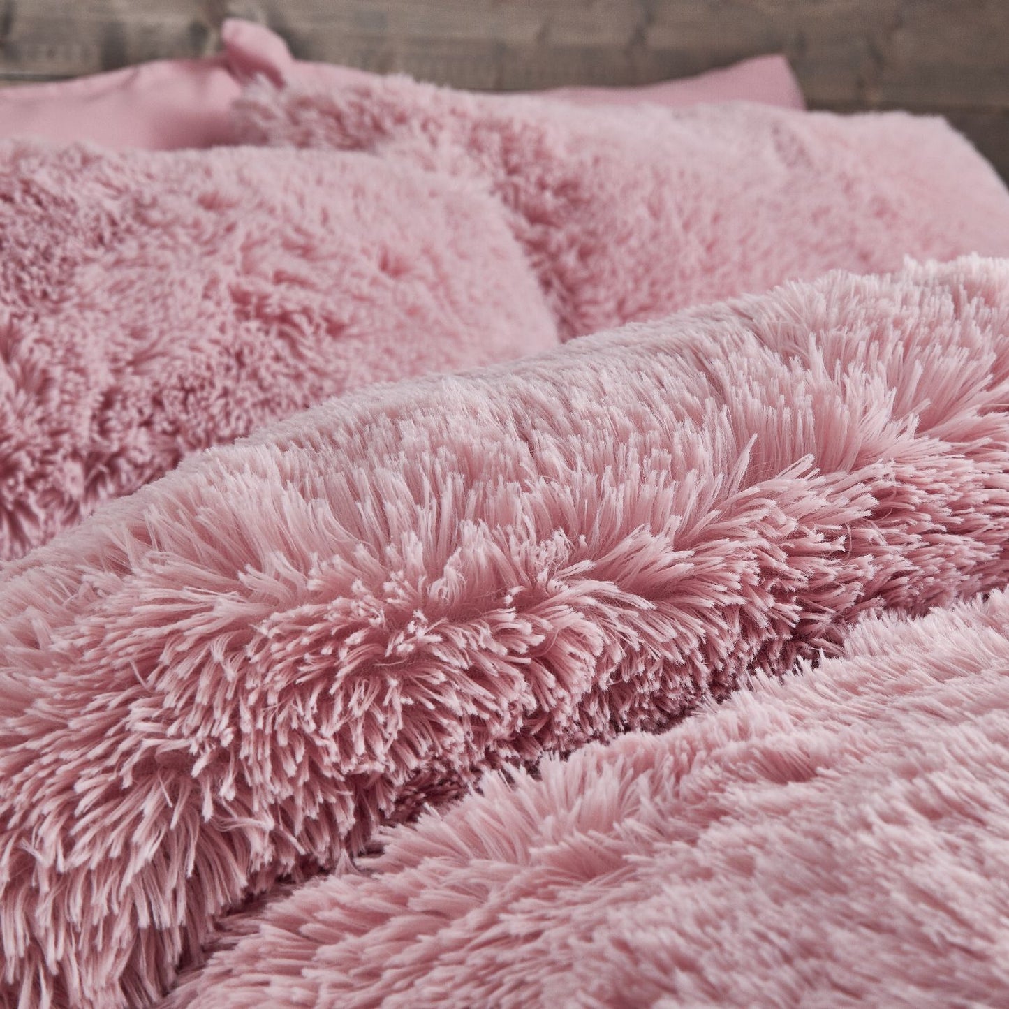 Catherine Lansfield Cuddly Deep Pile Blush Faux Fur Duvet Set
