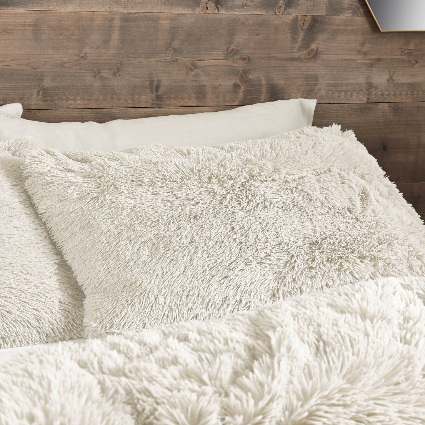 Catherine Lansfield Cuddly Deep Pile Cream Faux Fur Duvet Set