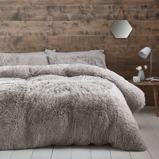 Catherine Lansfield Cuddly Deep Pile Silver Faux Fur Duvet Set