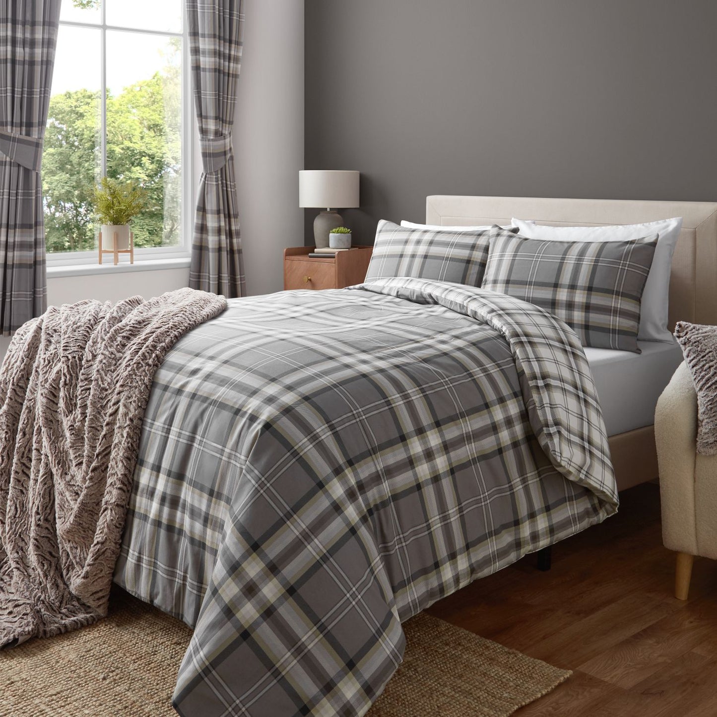 Catherine Lansfield Kelso Charcoal Check Reversible Duvet Set