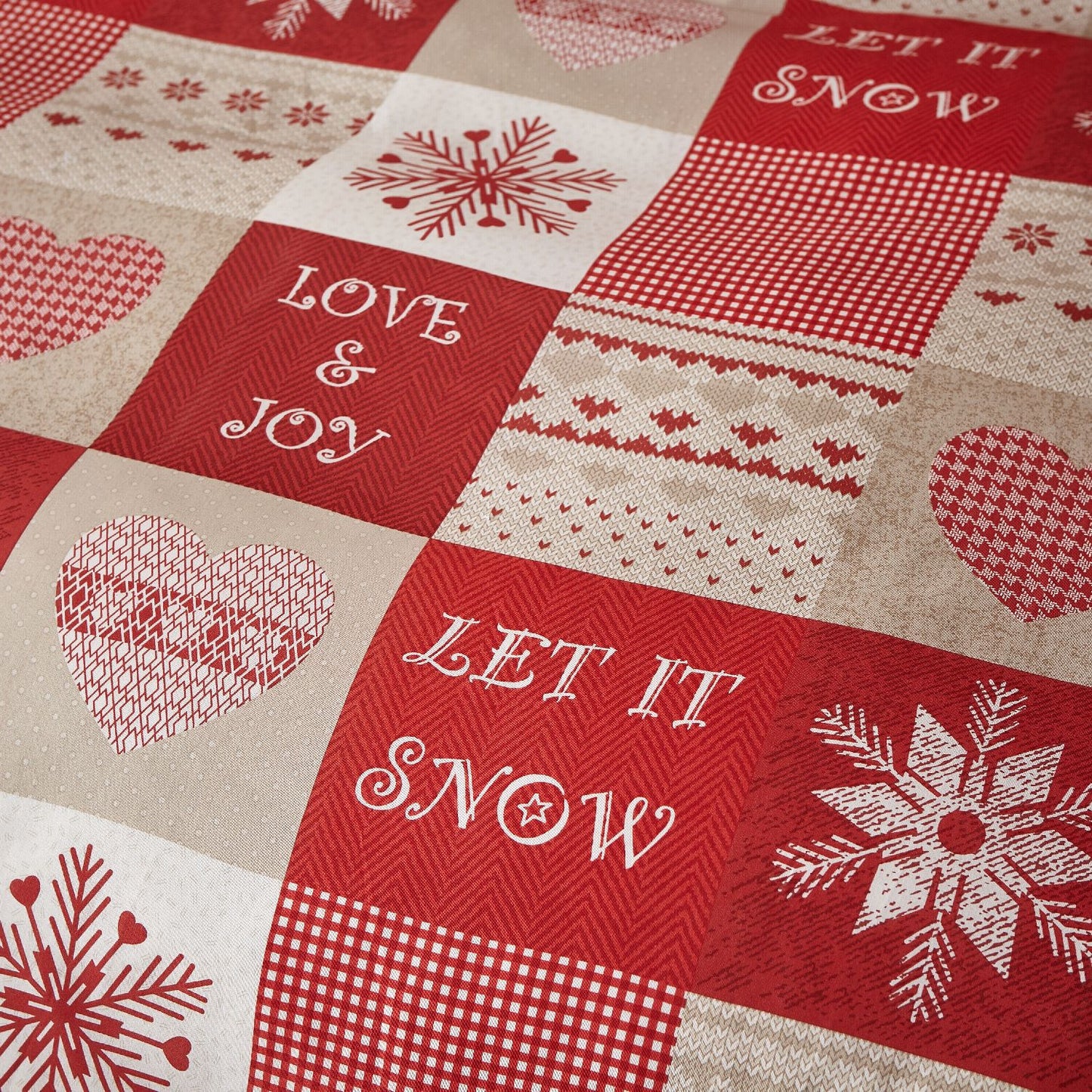 Catherine Lansfield Christmas Let It Snow Patchwork Red Duvet Set