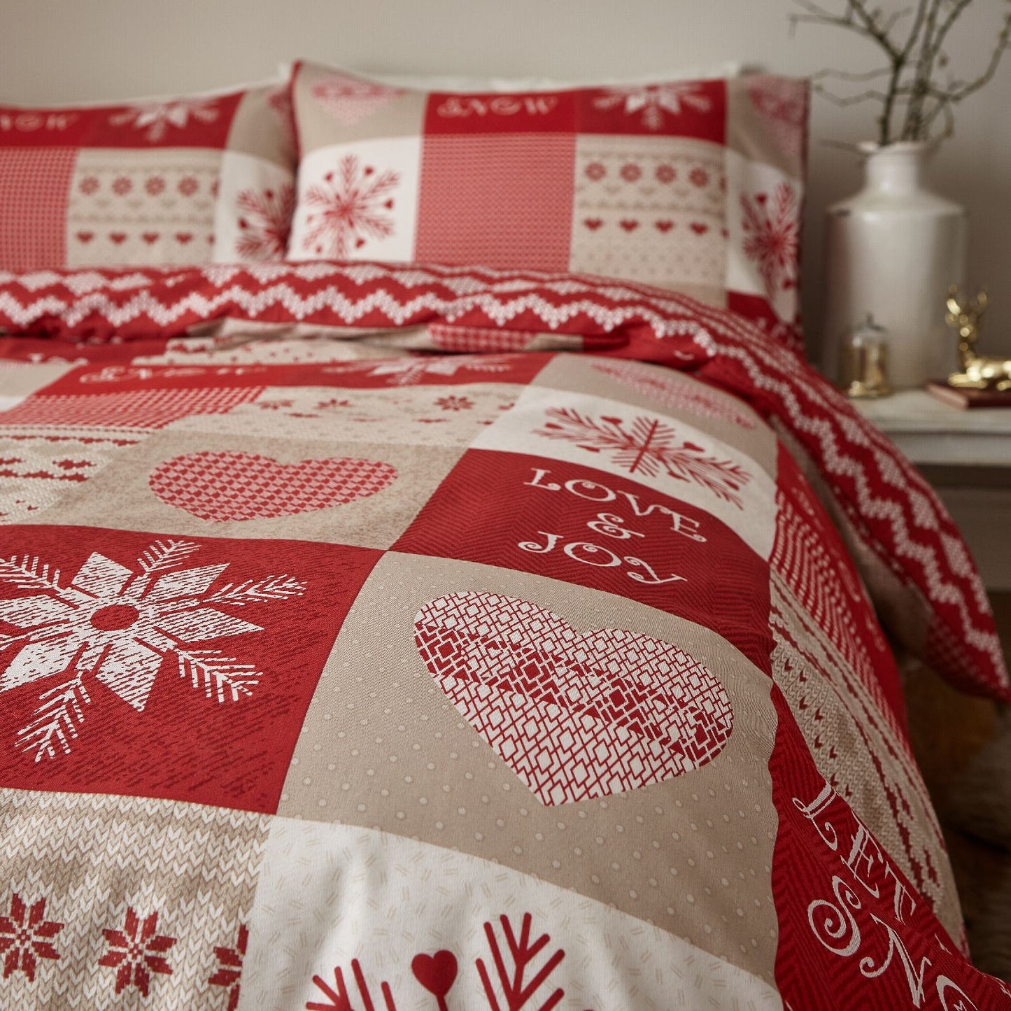 Catherine Lansfield Christmas Let It Snow Patchwork Red Duvet Set