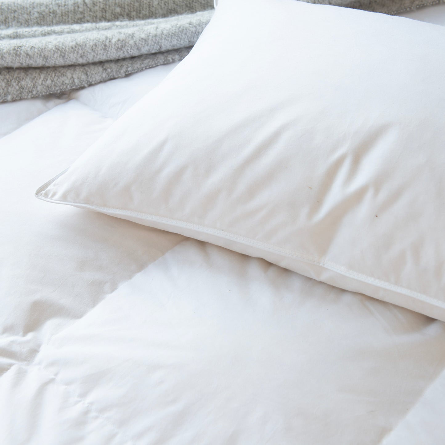 The Lyndon Company Luxury Anti Allergy Pillow Pair - Medium Support