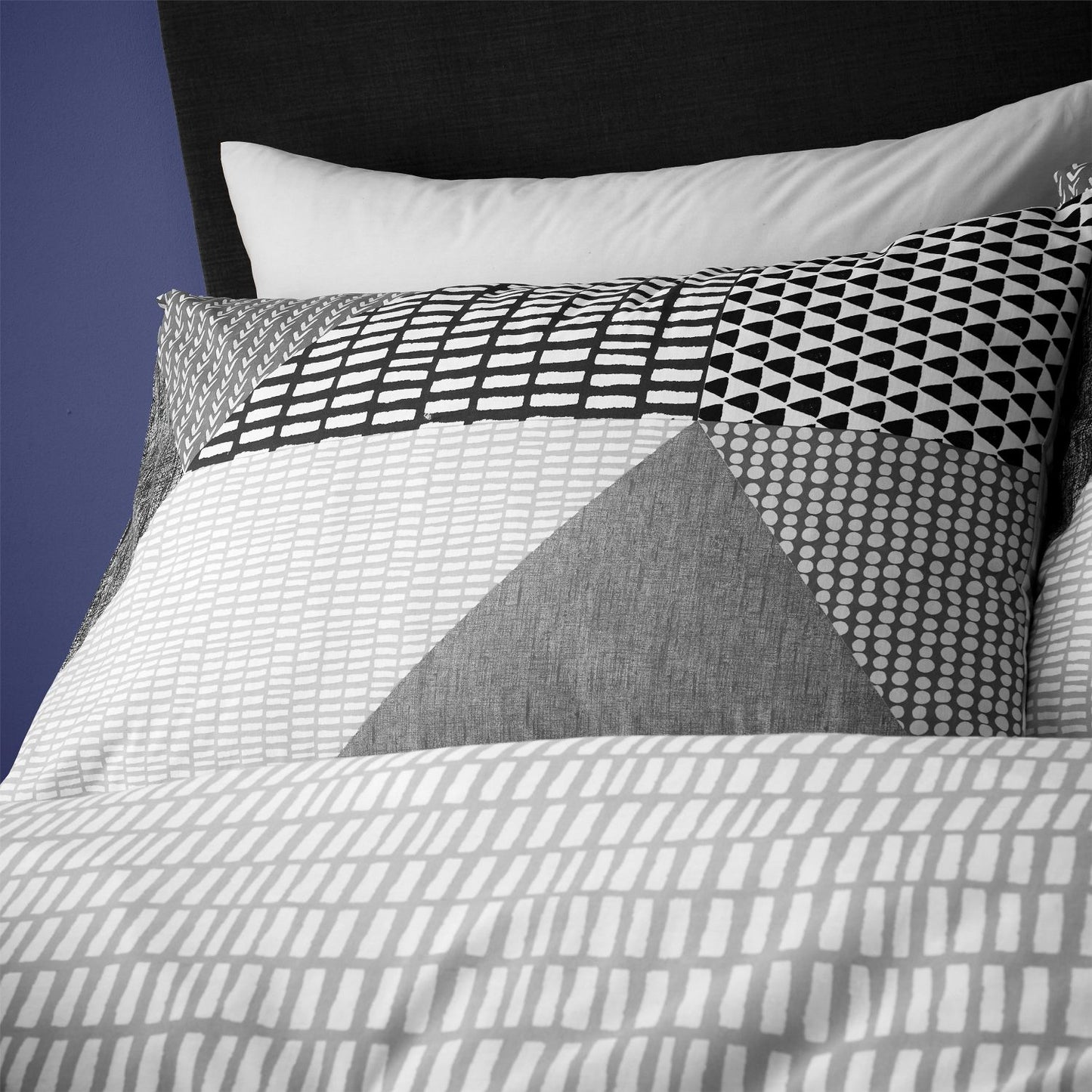 Catherine Lansfield Larsson Grey Geo Reversible Duvet Set