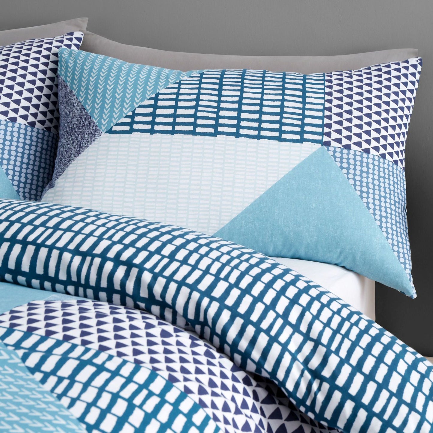 Catherine Lansfield Larsson Teal Geo Reversible Duvet Set