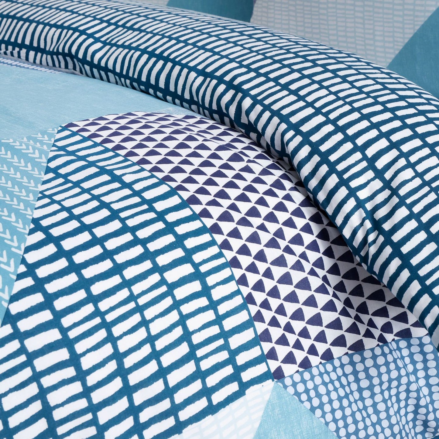 Catherine Lansfield Larsson Teal Geo Reversible Duvet Set