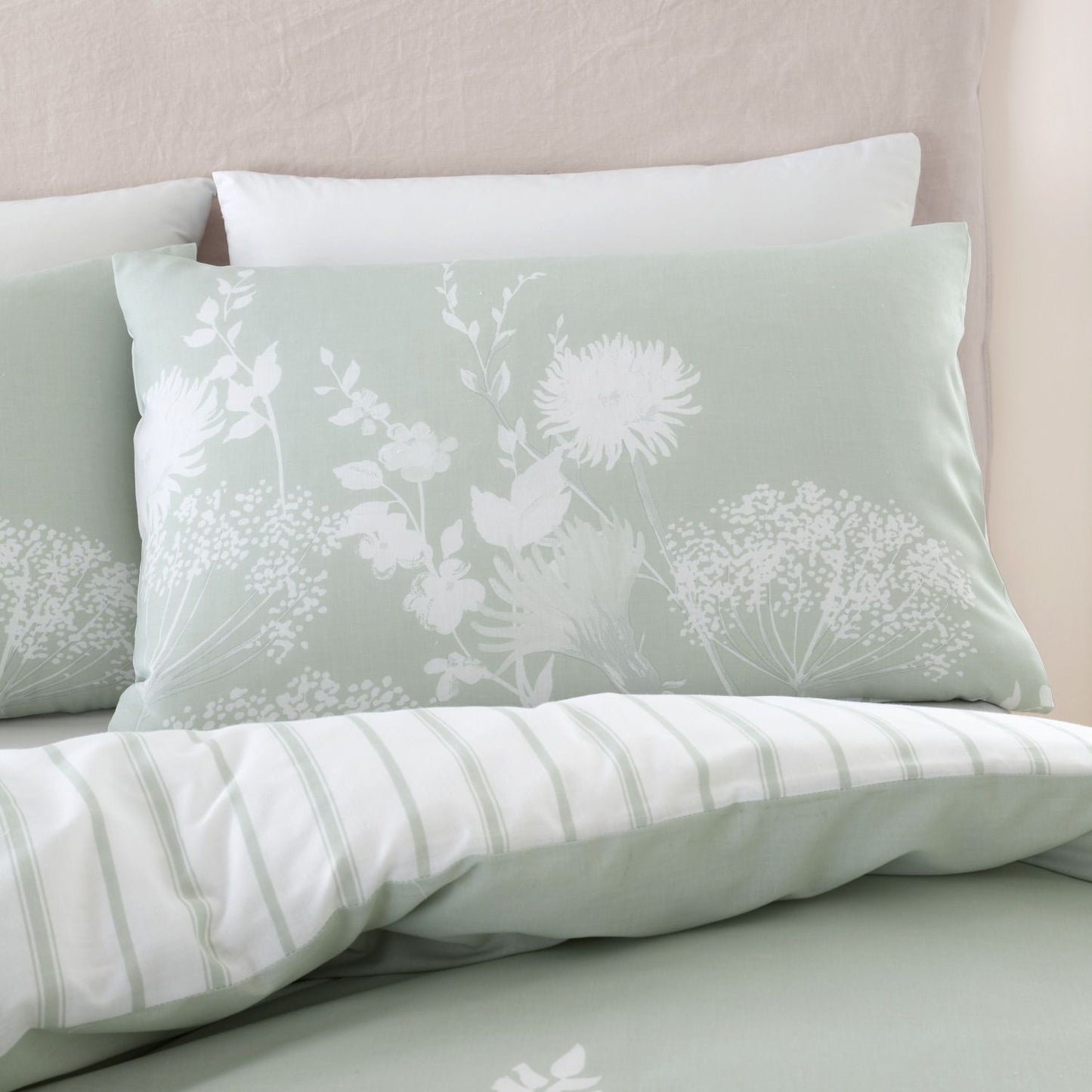 Catherine Lansfield Meadowsweet Green Floral Duvet Set