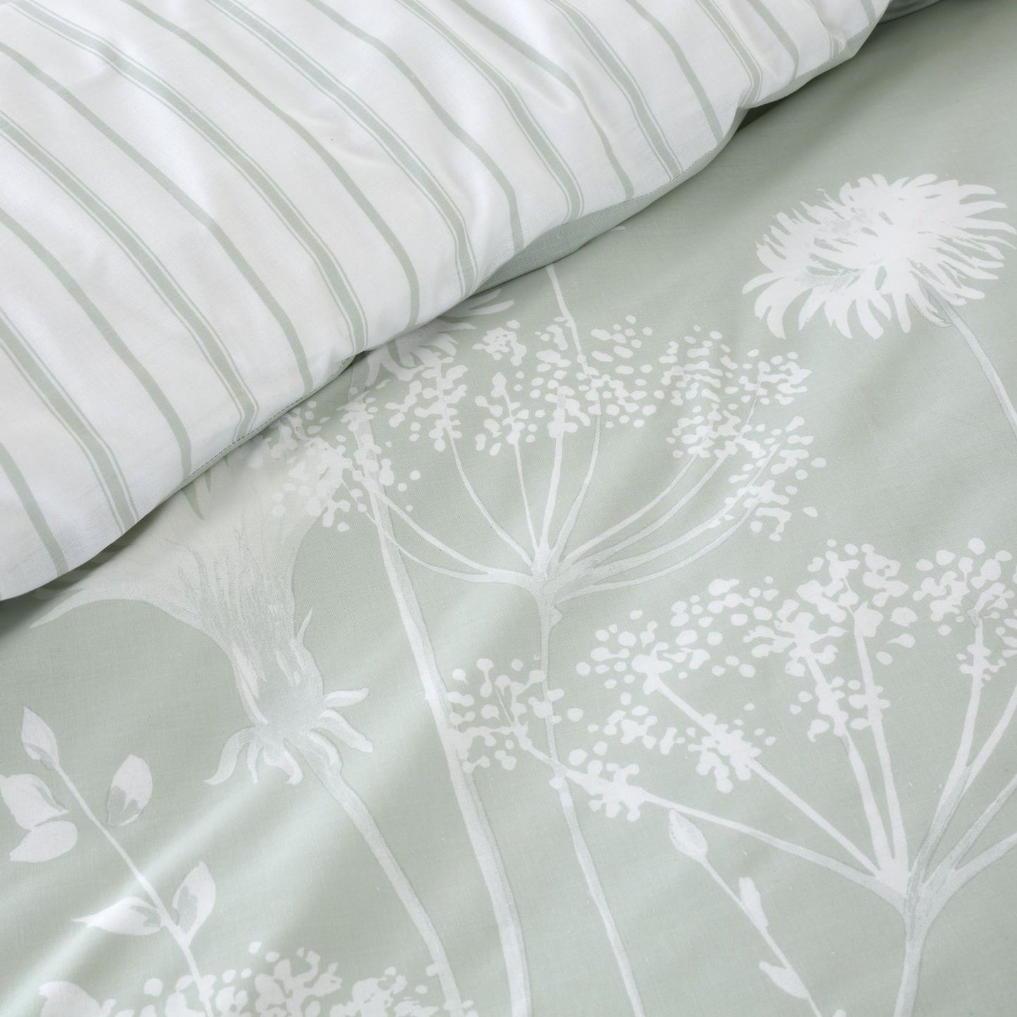Catherine Lansfield Meadowsweet Green Floral Duvet Set