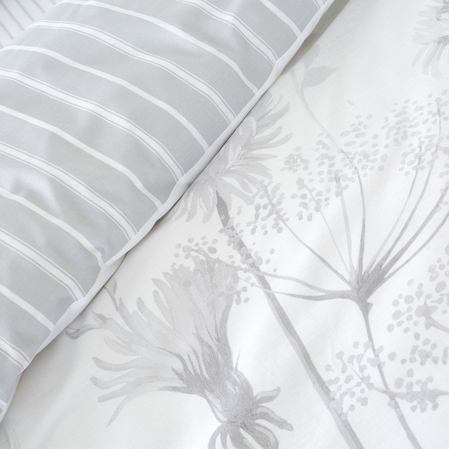 Catherine Lansfield Meadowsweet White/Grey Floral Duvet Set