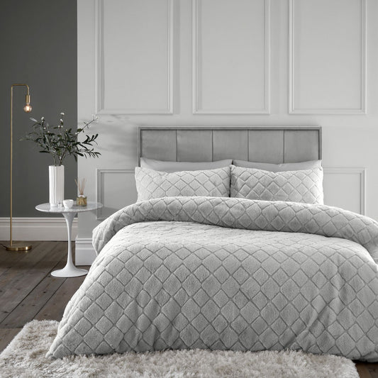 Catherine Lansfield Cosy Diamond Silver Faux Fur Duvet Set