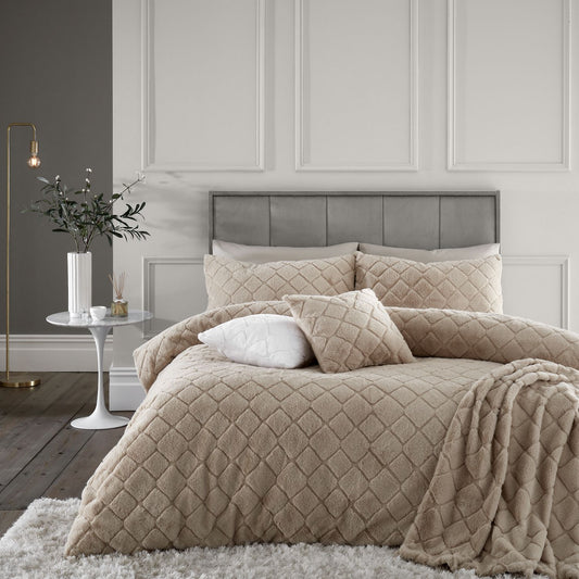 Catherine Lansfield Cosy Diamond Natural Faux Fur Duvet Set