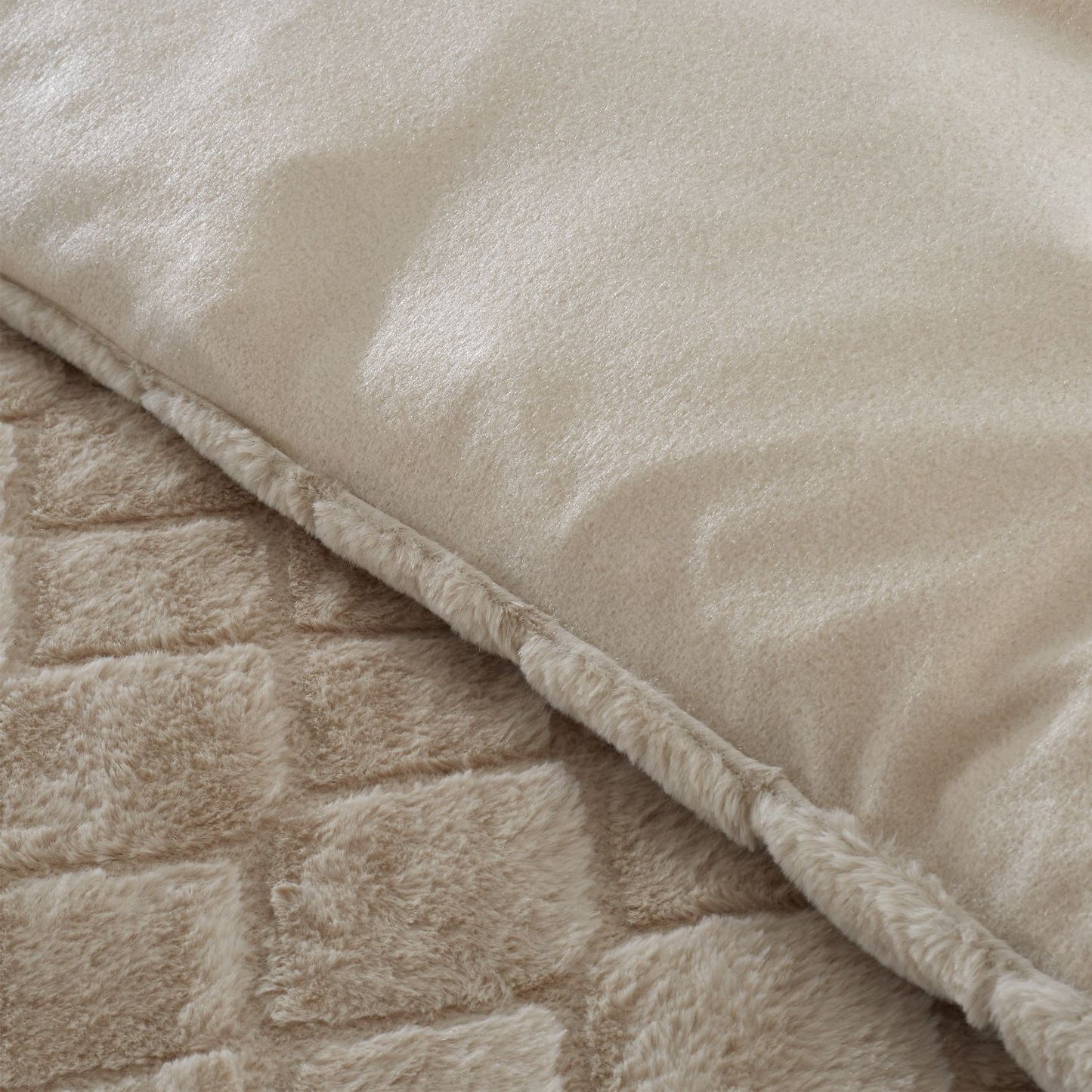 Catherine Lansfield Cosy Diamond Natural Faux Fur Duvet Set
