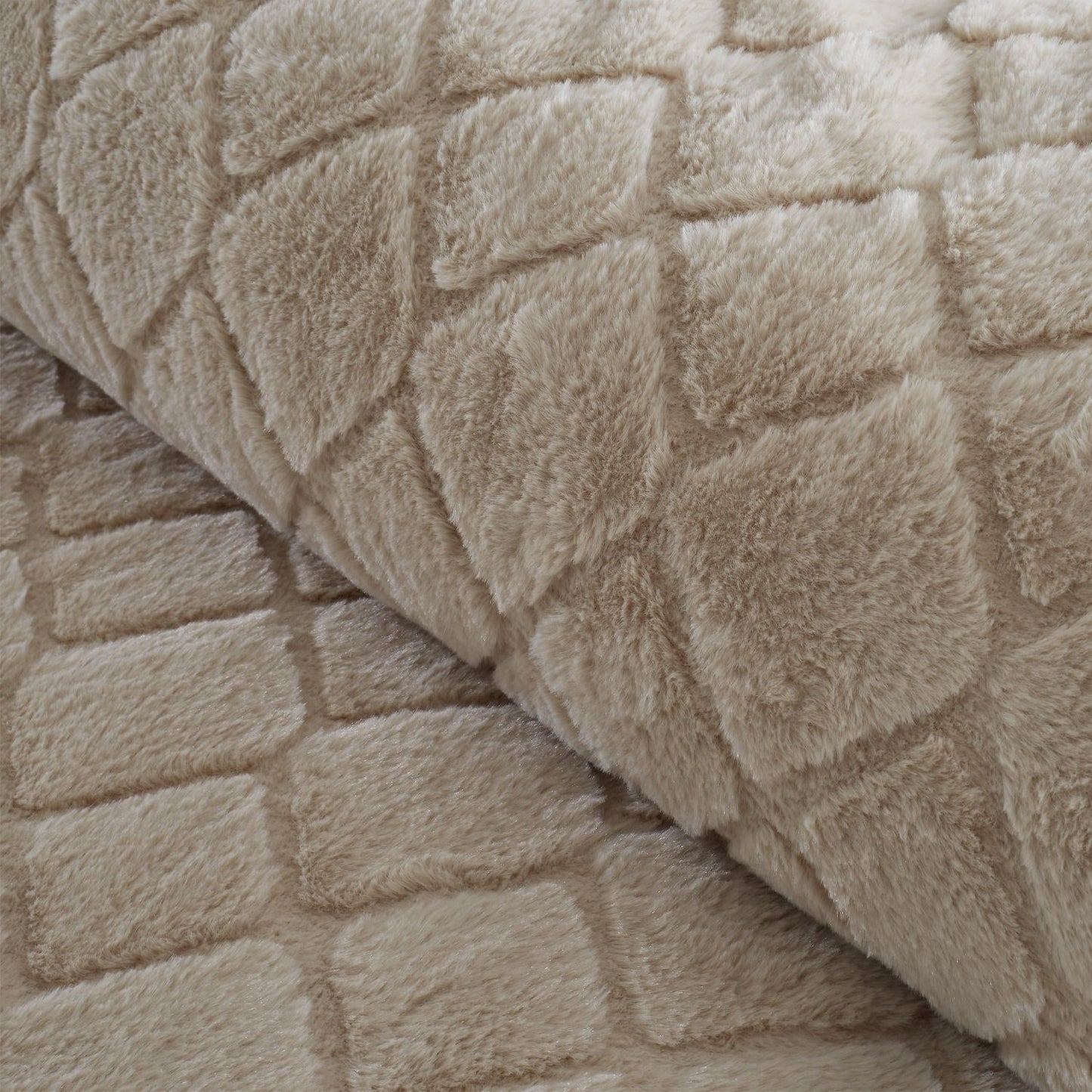 Catherine Lansfield Cosy Diamond Natural Faux Fur Duvet Set