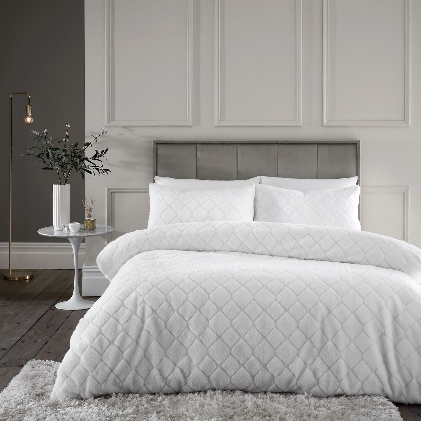 Catherine Lansfield Cosy Diamond White Faux Fur Duvet Set