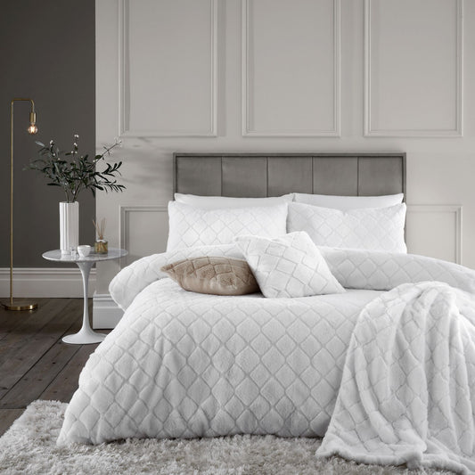 Catherine Lansfield Cosy Diamond White Faux Fur Duvet Set