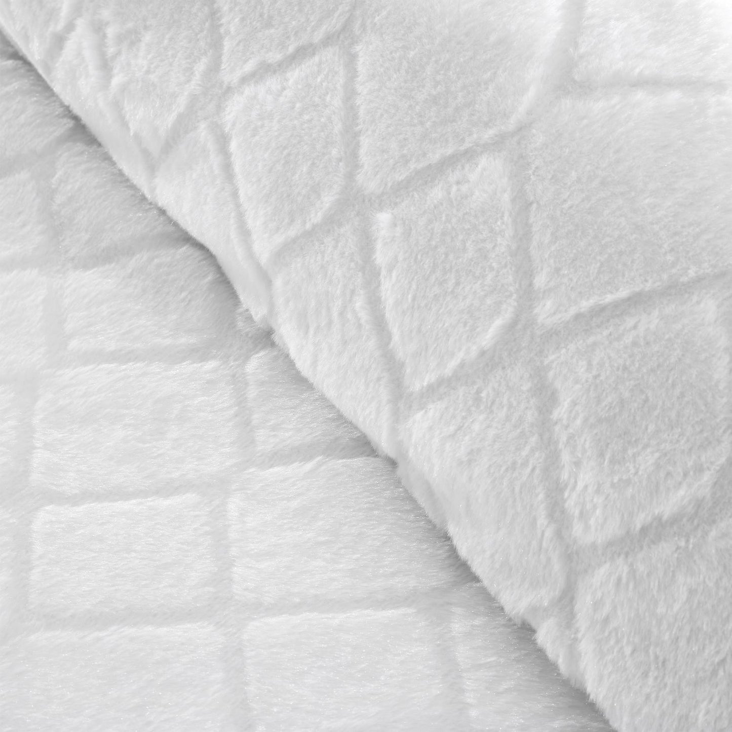 Catherine Lansfield Cosy Diamond White Faux Fur Duvet Set