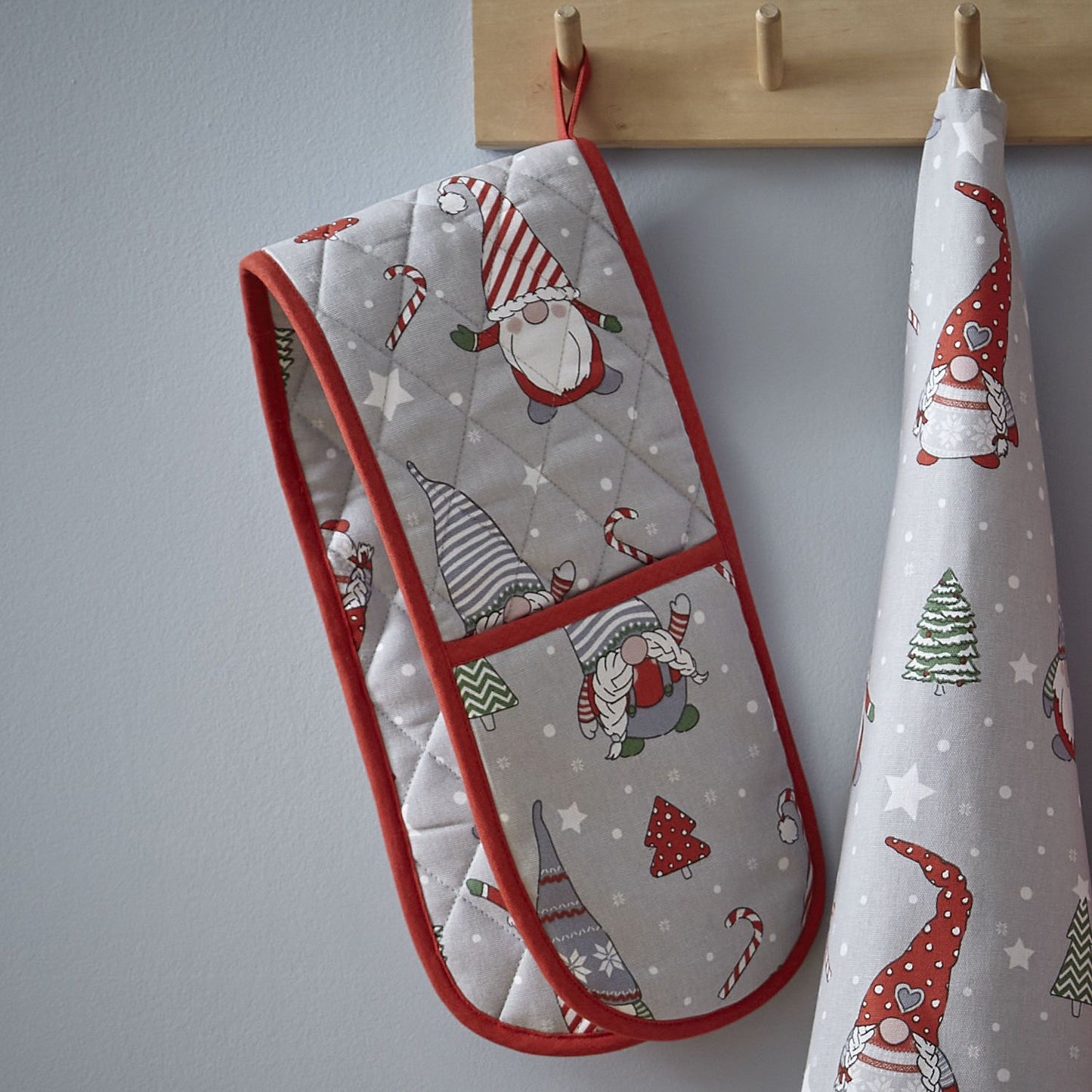 Catherine Lansfield Christmas Gnomes Cotton Double Oven Glove