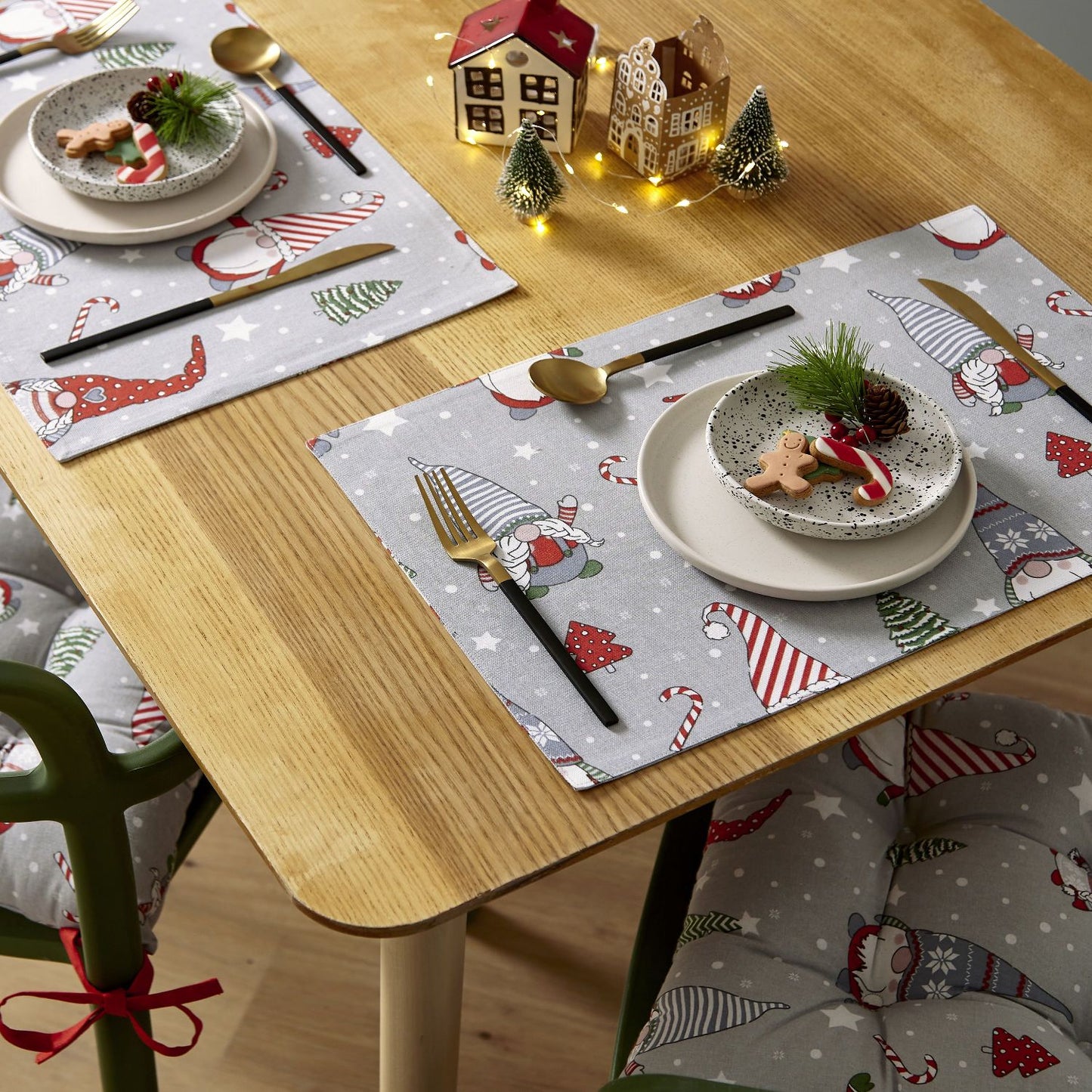 Catherine Lansfield Christmas Gnomes Cotton Placemat 4 Pack