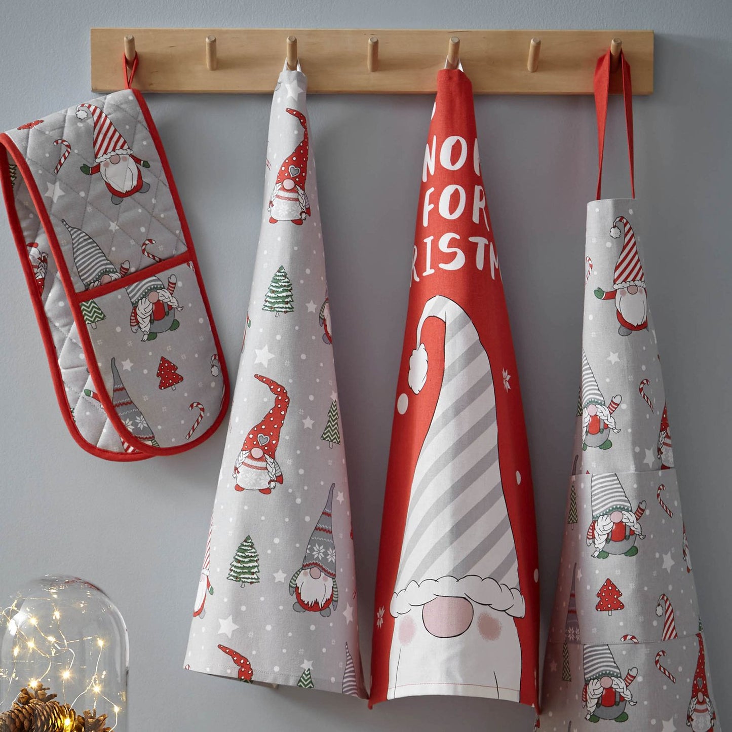 Catherine Lansfield Christmas Gnomes Cotton Tea Towel Pack of 4