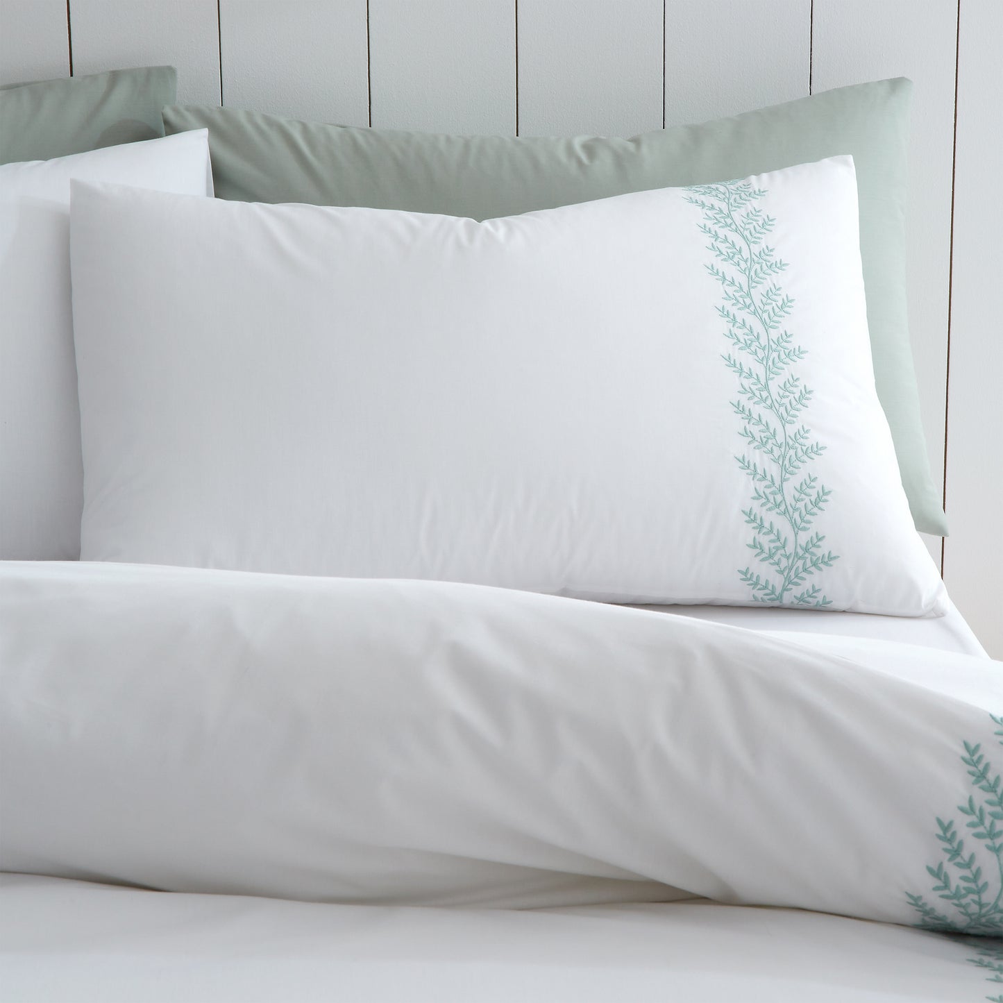 Bianca White Embroidery Leaf 100% Cotton Duvet Set