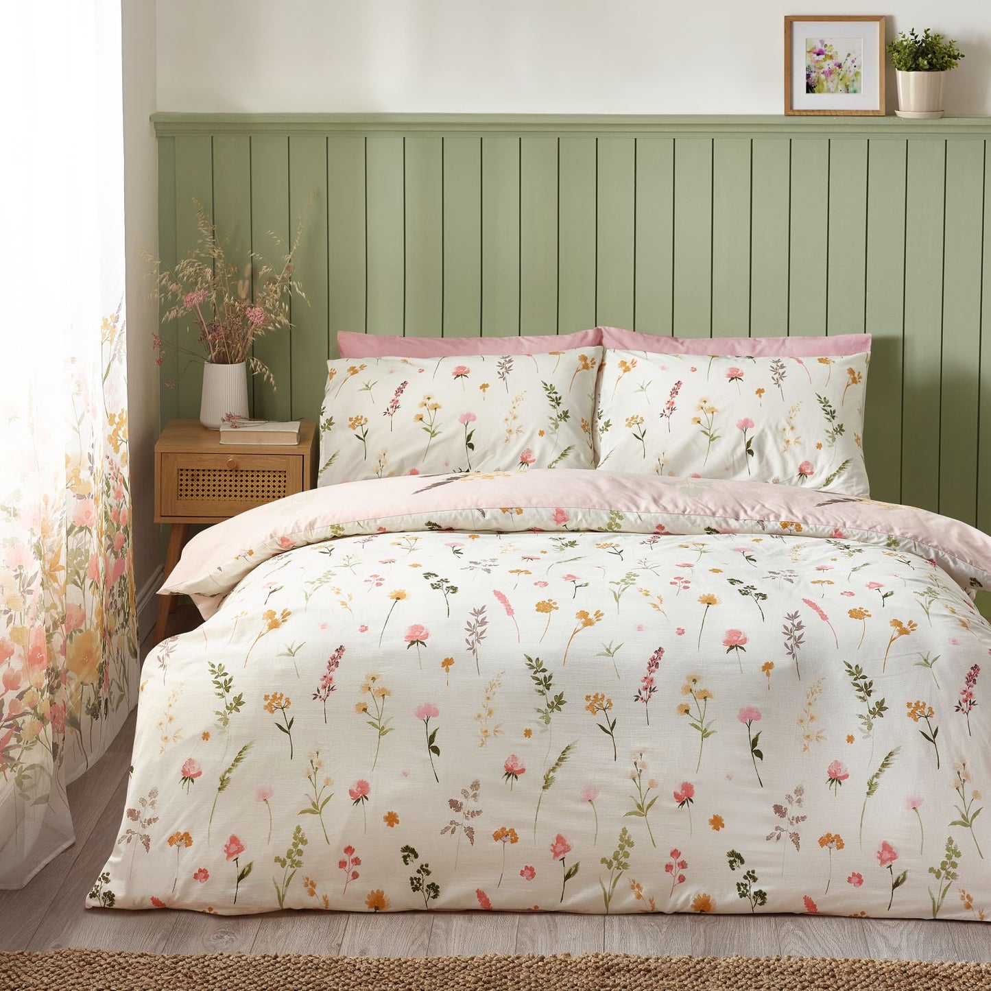 Catherine Lansfield Countryside Floral Pink Reversible Duvet Set