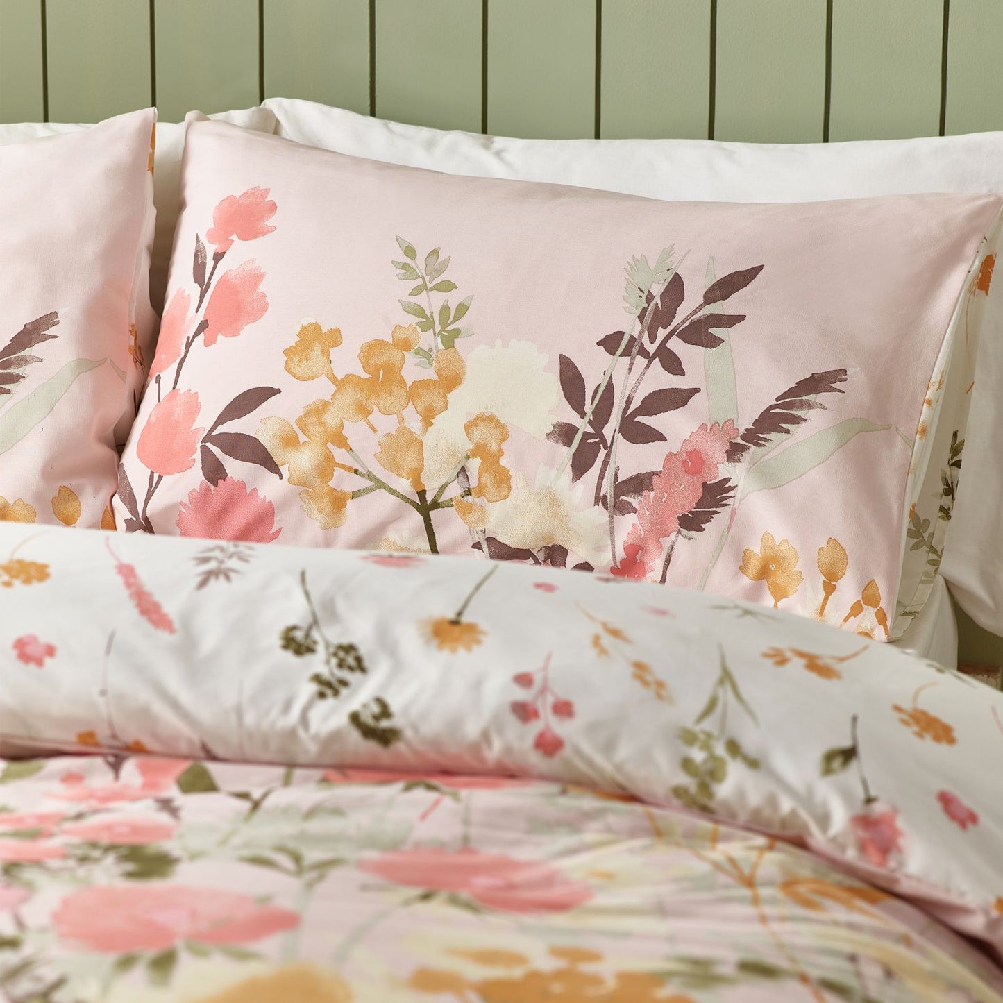 Catherine Lansfield Countryside Floral Pink Reversible Duvet Set