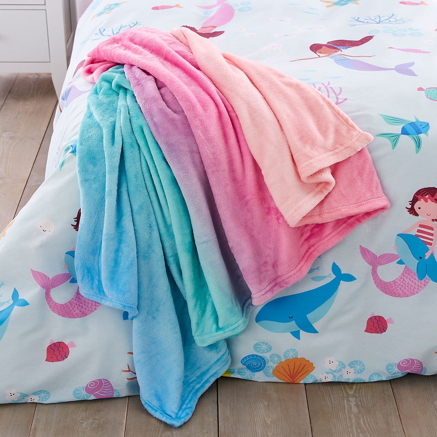 Catherine Lansfield Mermaid Ombre Cosy Fleece Throw