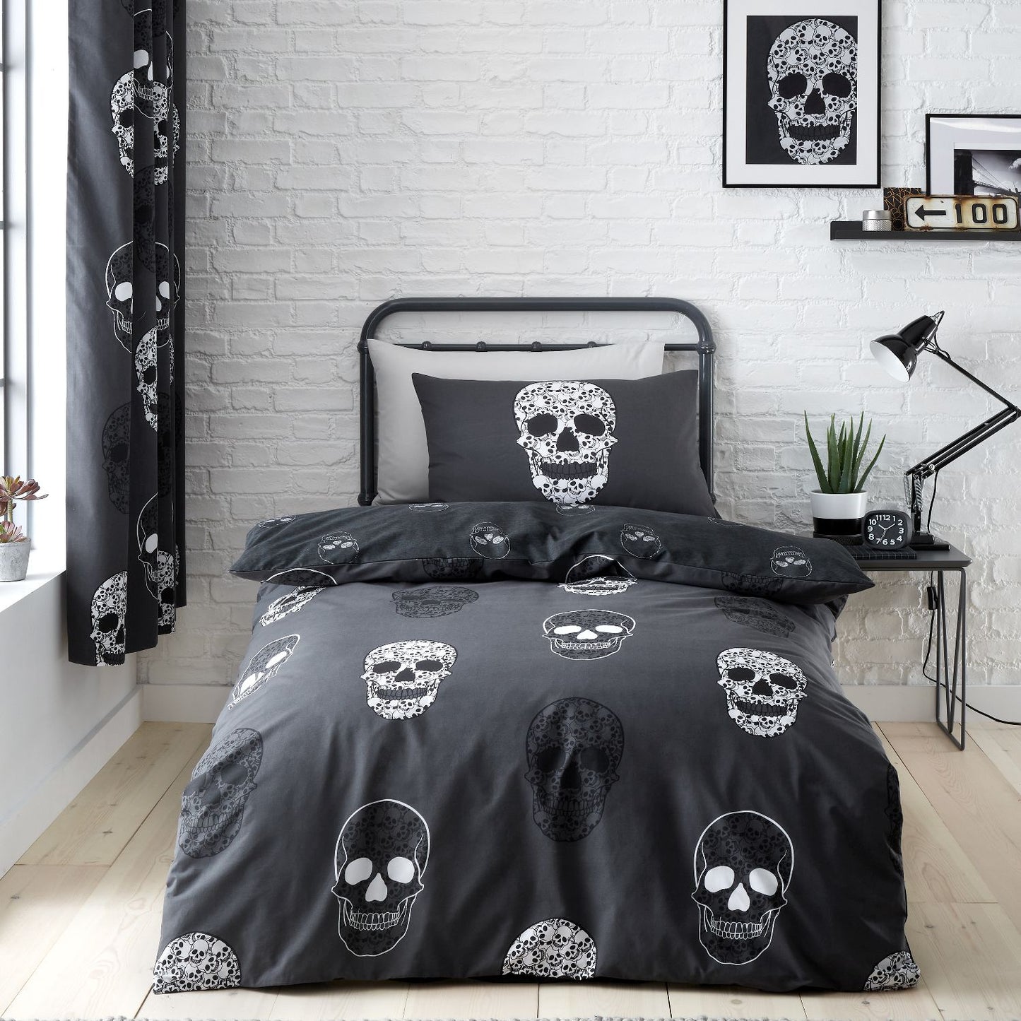 Catherine Lansfield Skulls Duvet Set