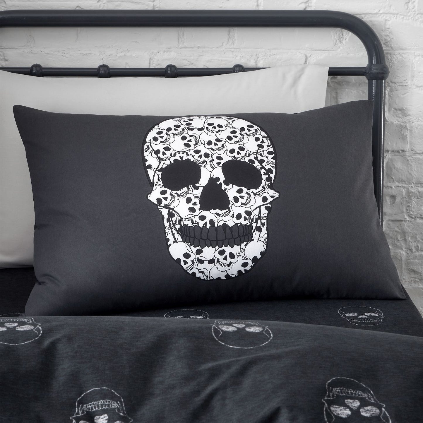 Catherine Lansfield Skulls Duvet Set