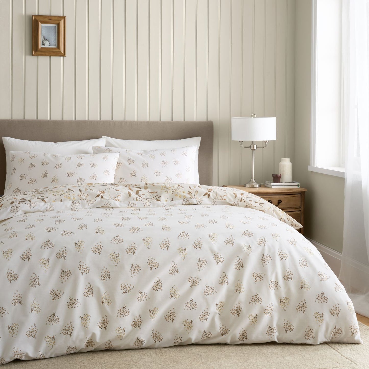 Catherine Lansfield Isadora Natural Floral Reversible Duvet Set