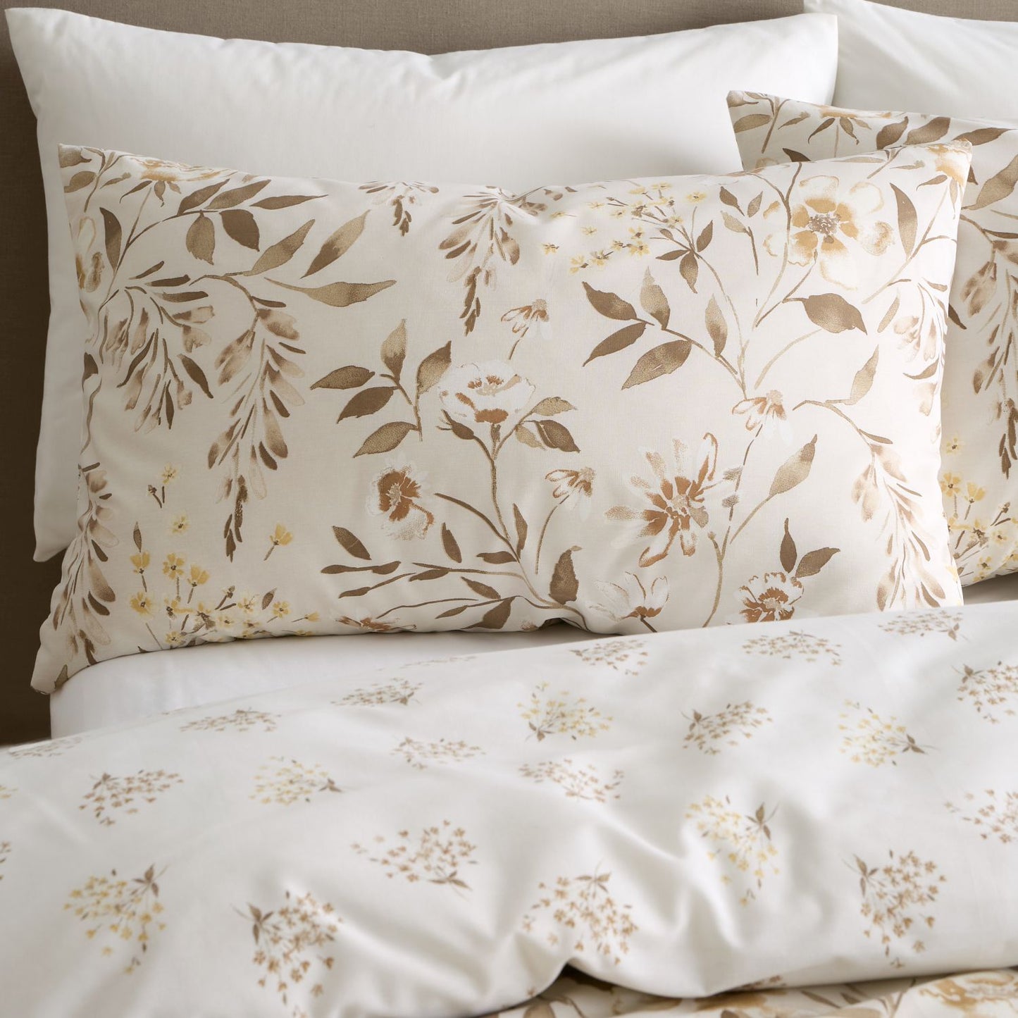 Catherine Lansfield Isadora Natural Floral Reversible Duvet Set