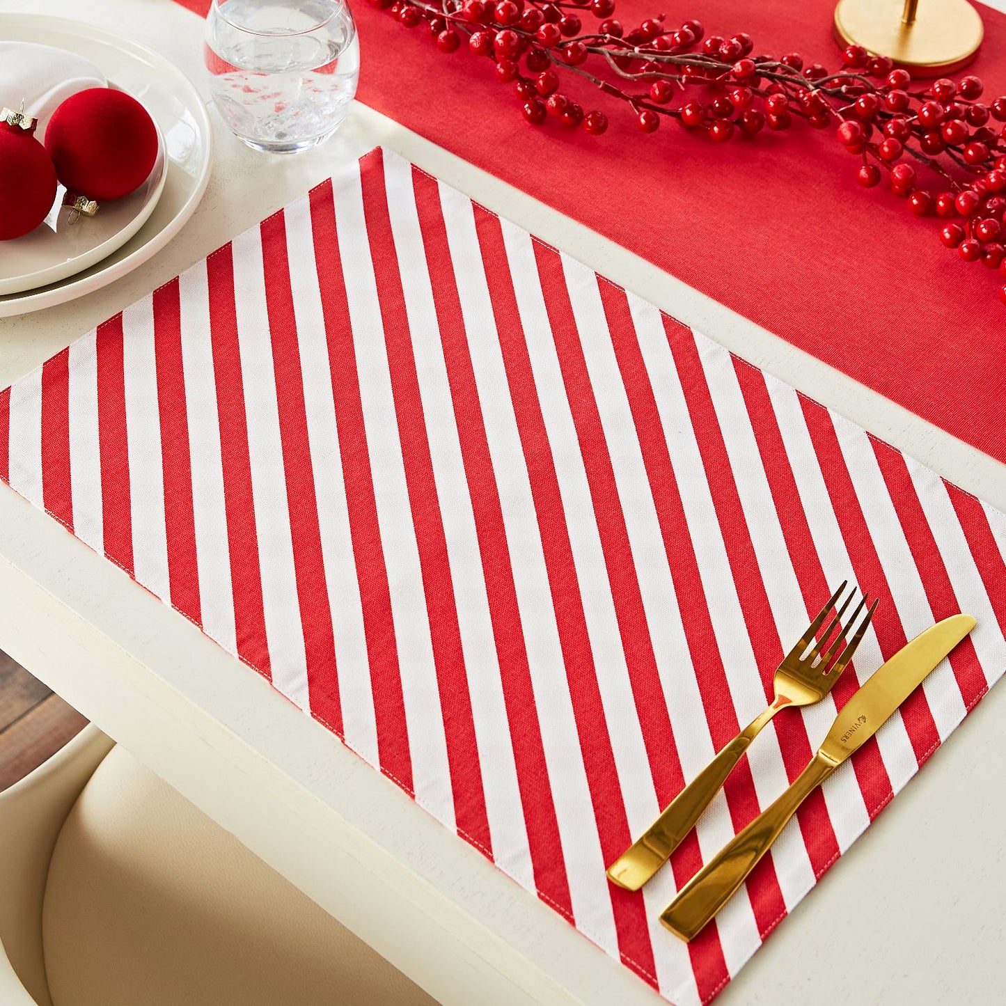 Catherine Lansfield Christmas Candy Cane Red Cotton Placemats 4 Pack