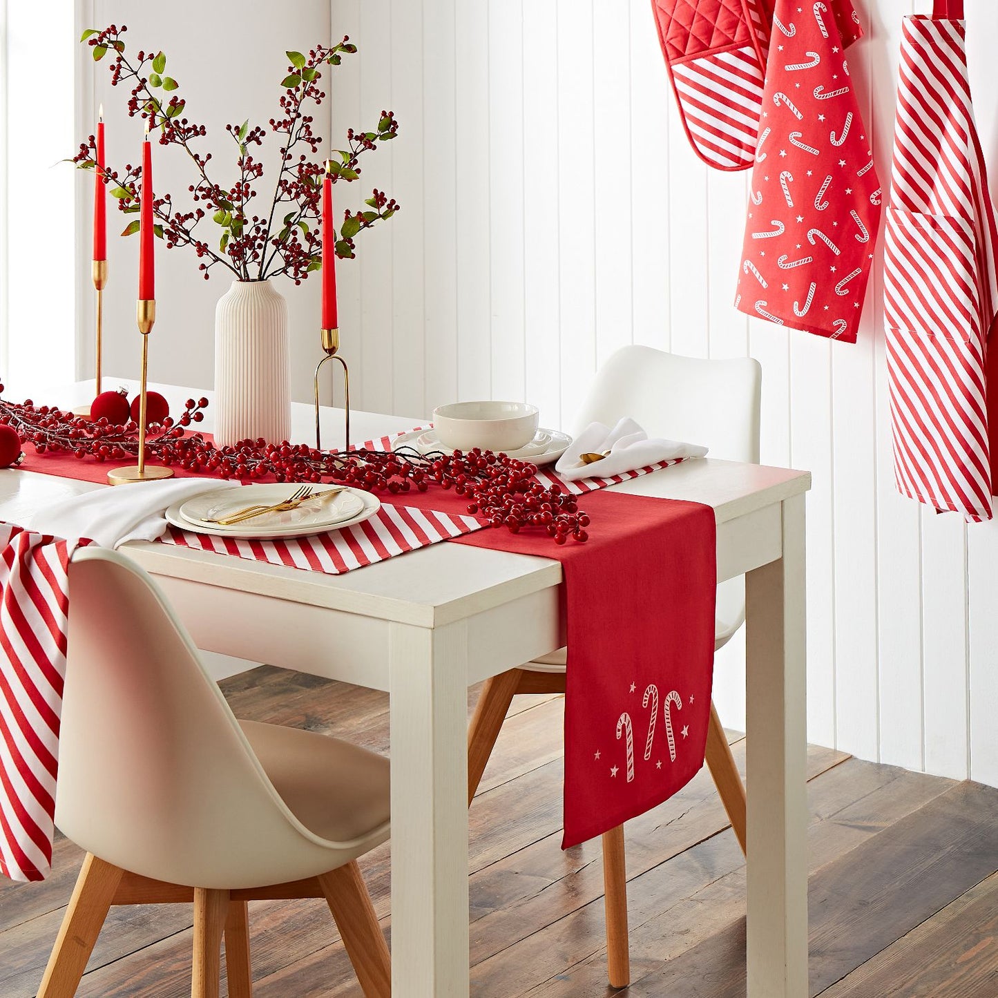 Catherine Lansfield Christmas Candy Cane Red Cotton Placemats 4 Pack