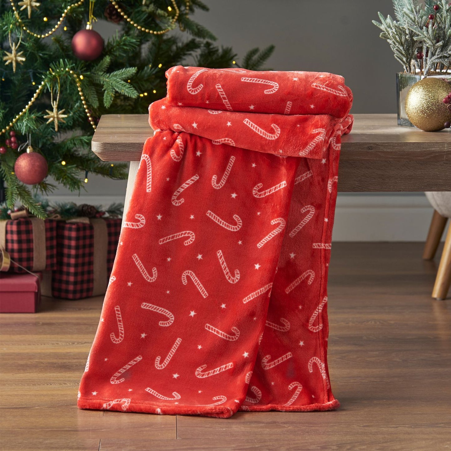 Catherine Lansfield Christmas Candy Cane Red Cosy Fleece Throw