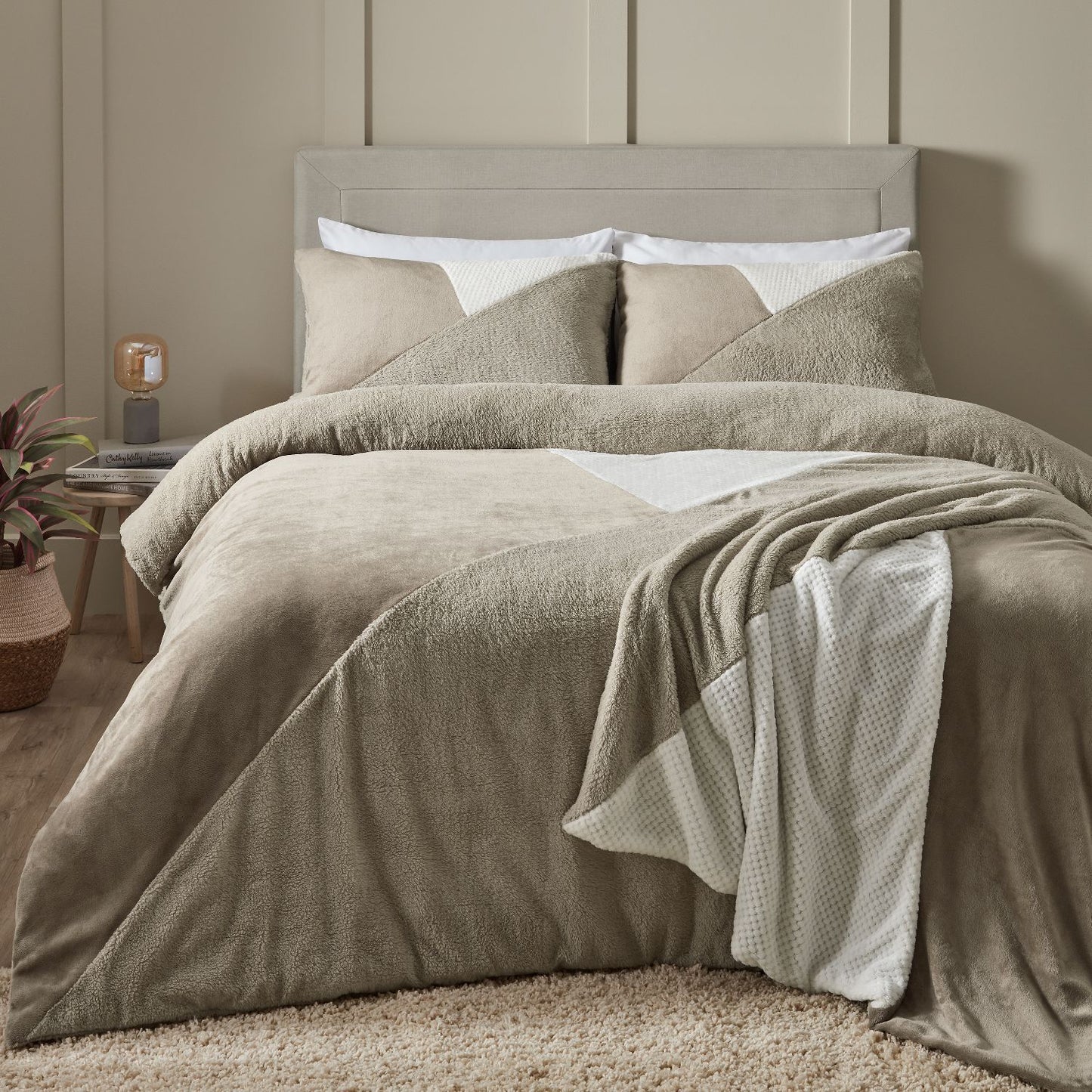 Catherine Lansfield Cosy Larsson Geo Natural Fleece Duvet Set