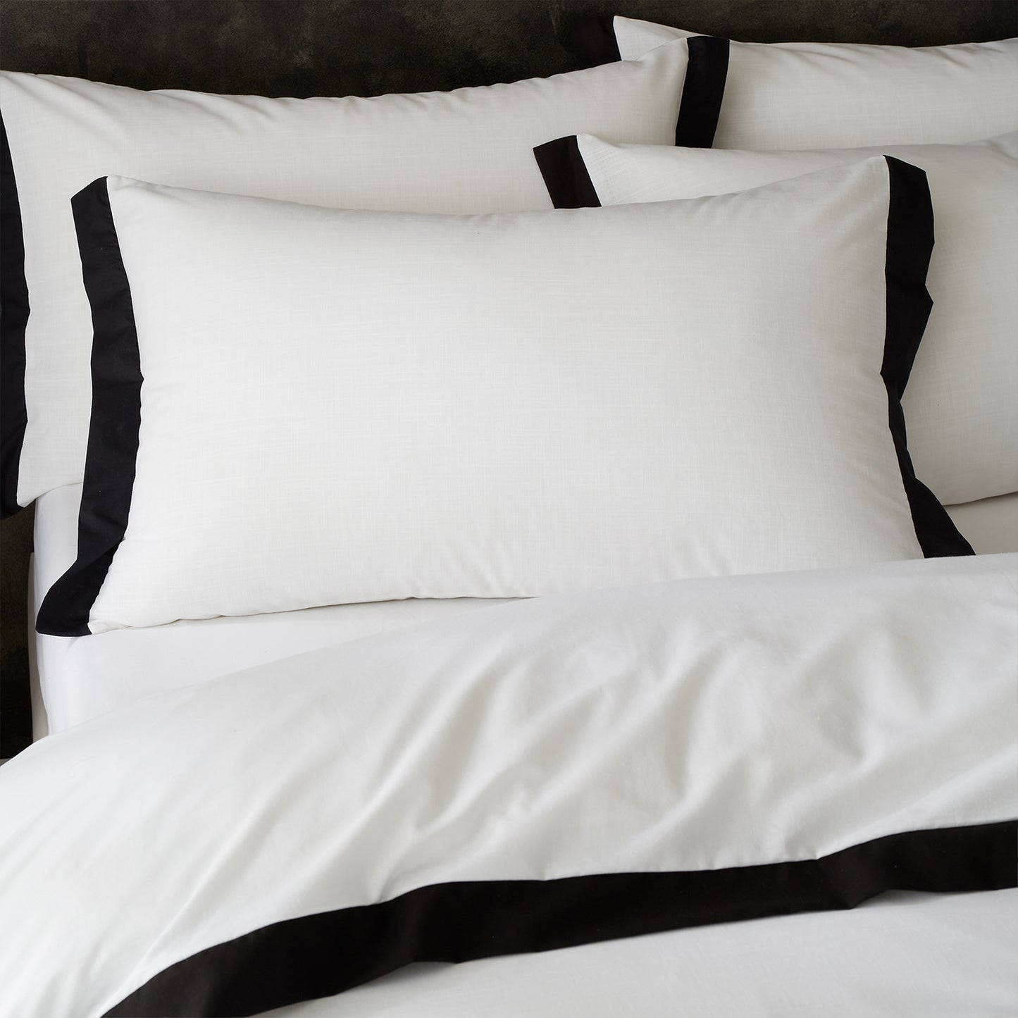 Style Sisters Ivory With Black Border Textured Cotton Duvet Set